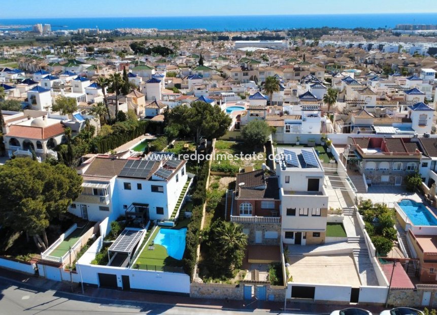 Återförsäljning - Villa -
Torrevieja - Los balcones