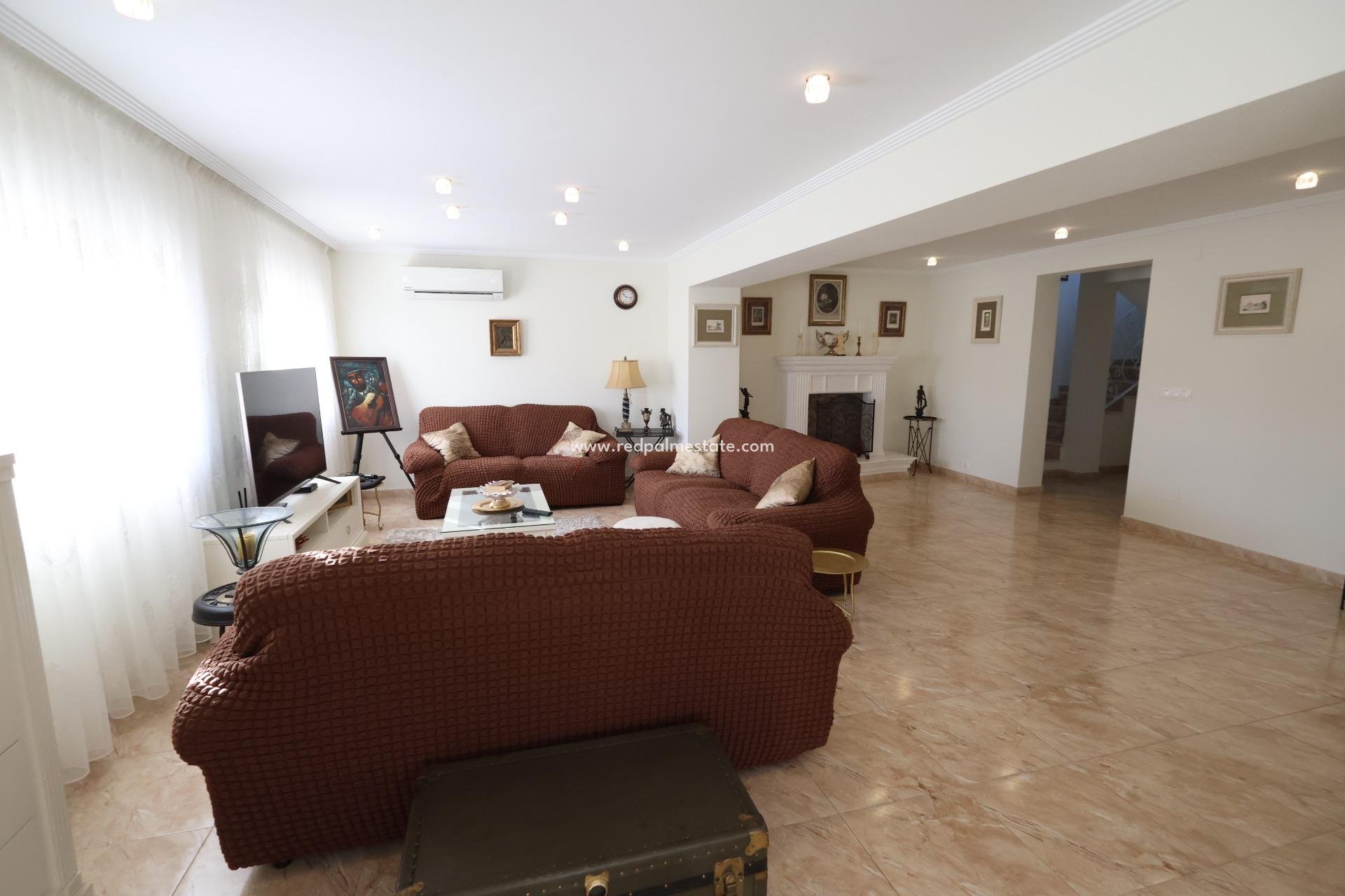 Återförsäljning - Villa -
Torrevieja - Los balcones