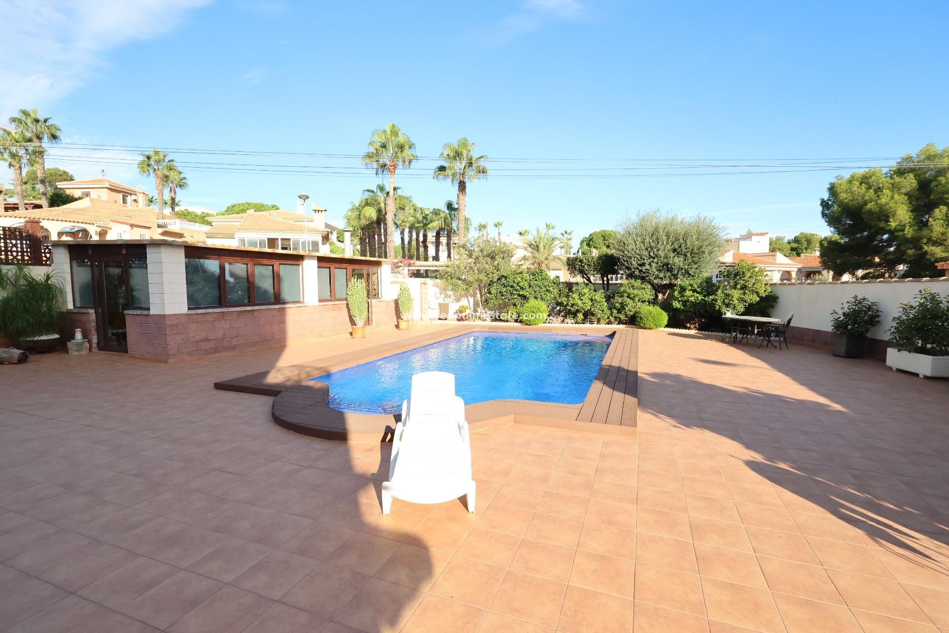 Återförsäljning - Villa -
Torrevieja - Los balcones