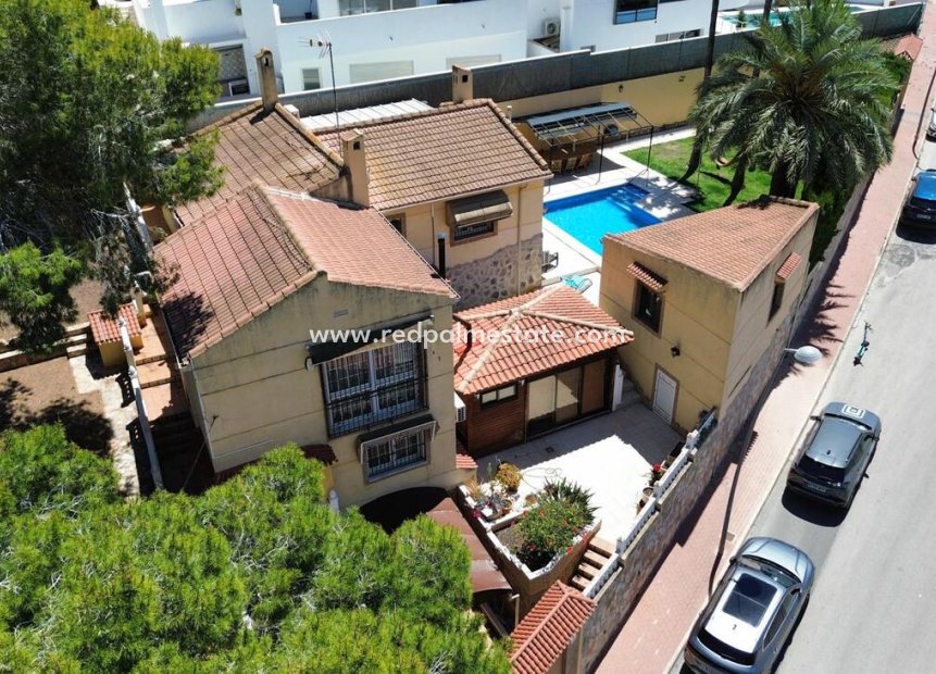 Återförsäljning - Villa -
Torrevieja - Los balcones