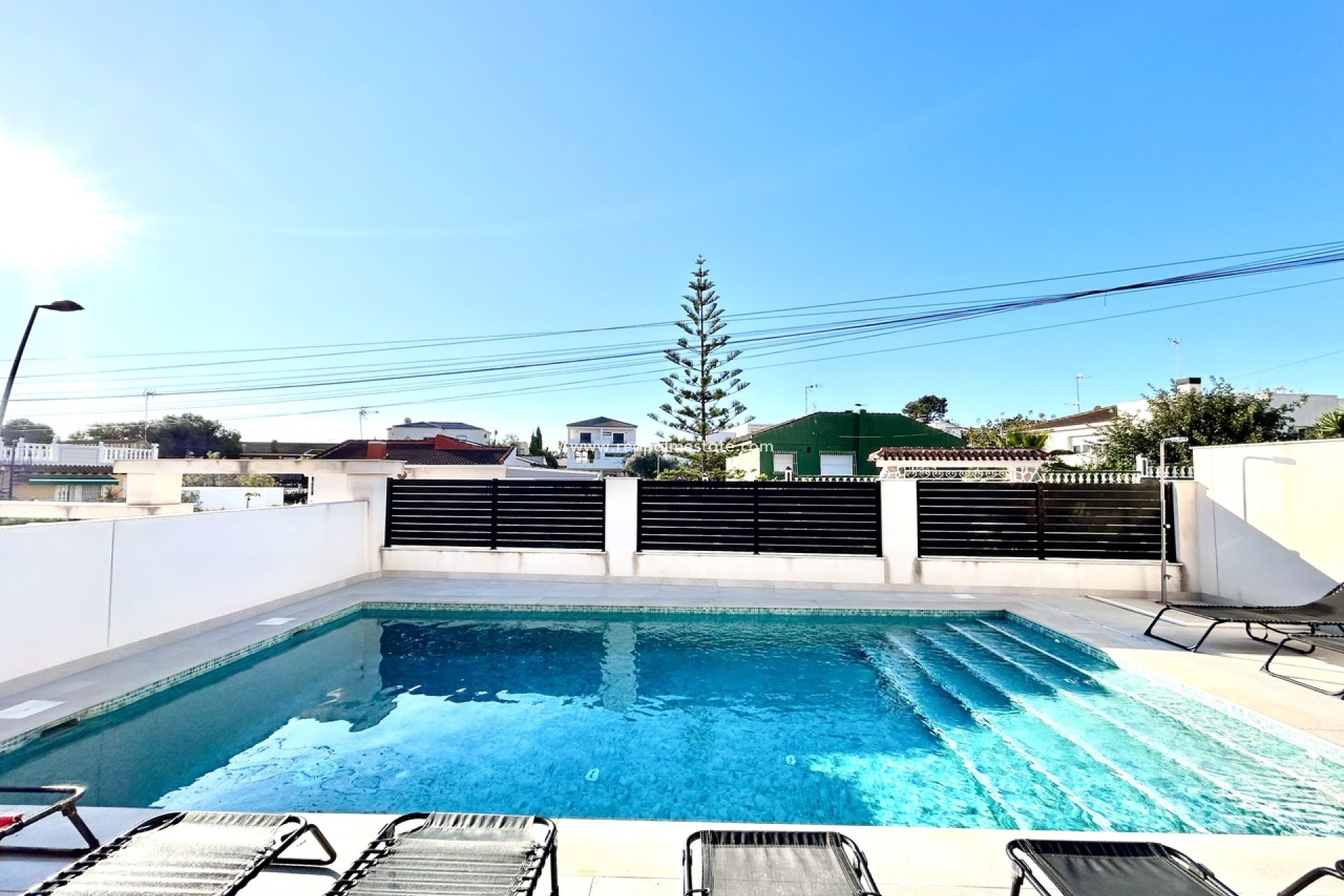 Återförsäljning - Villa -
Torrevieja - Los balcones