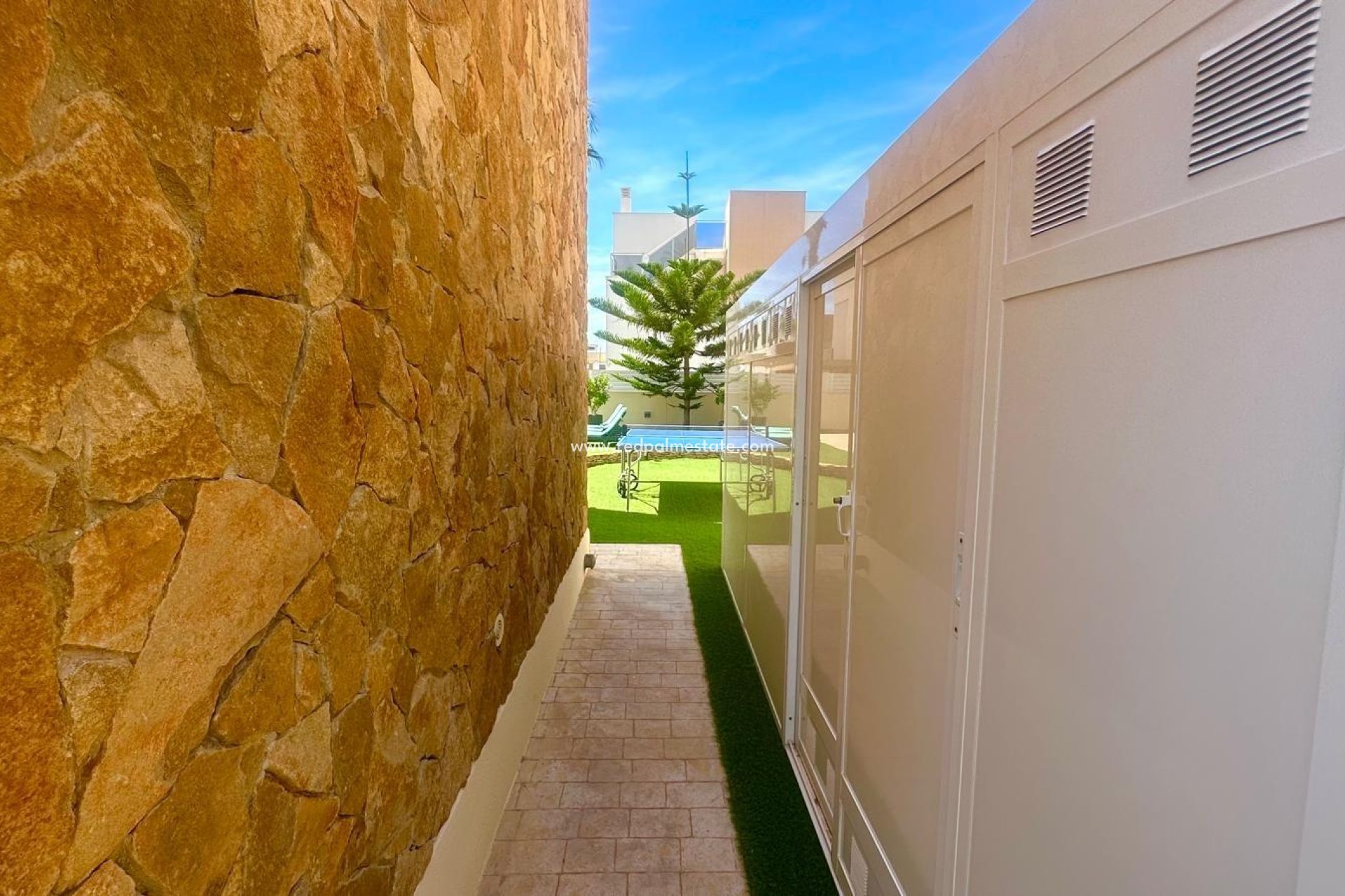 Återförsäljning - Villa -
Torrevieja - Miramar - Torre Del Moro