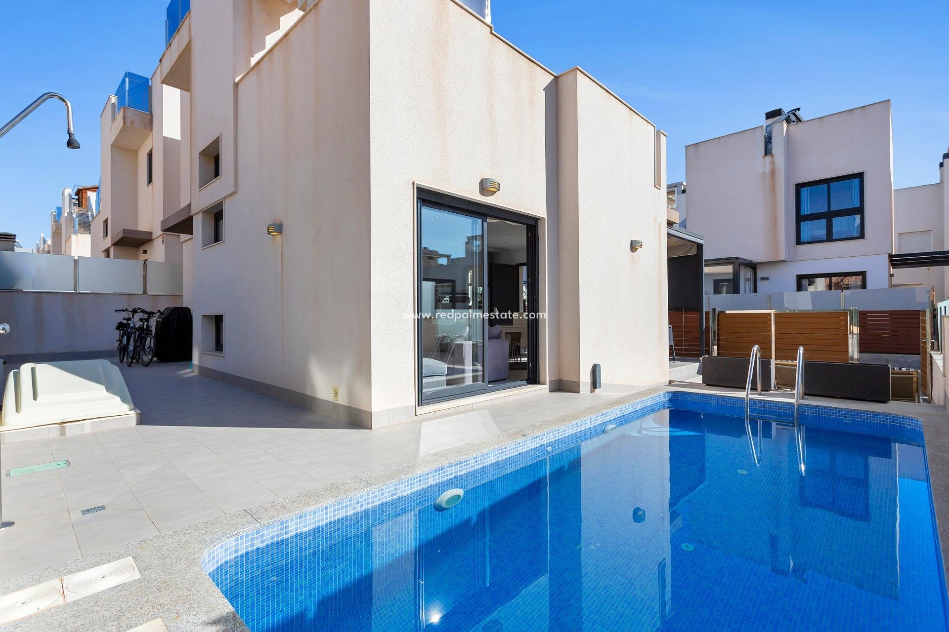 Återförsäljning - Villa -
Torrevieja - Nueva Torrevieja - Aguas Nuevas