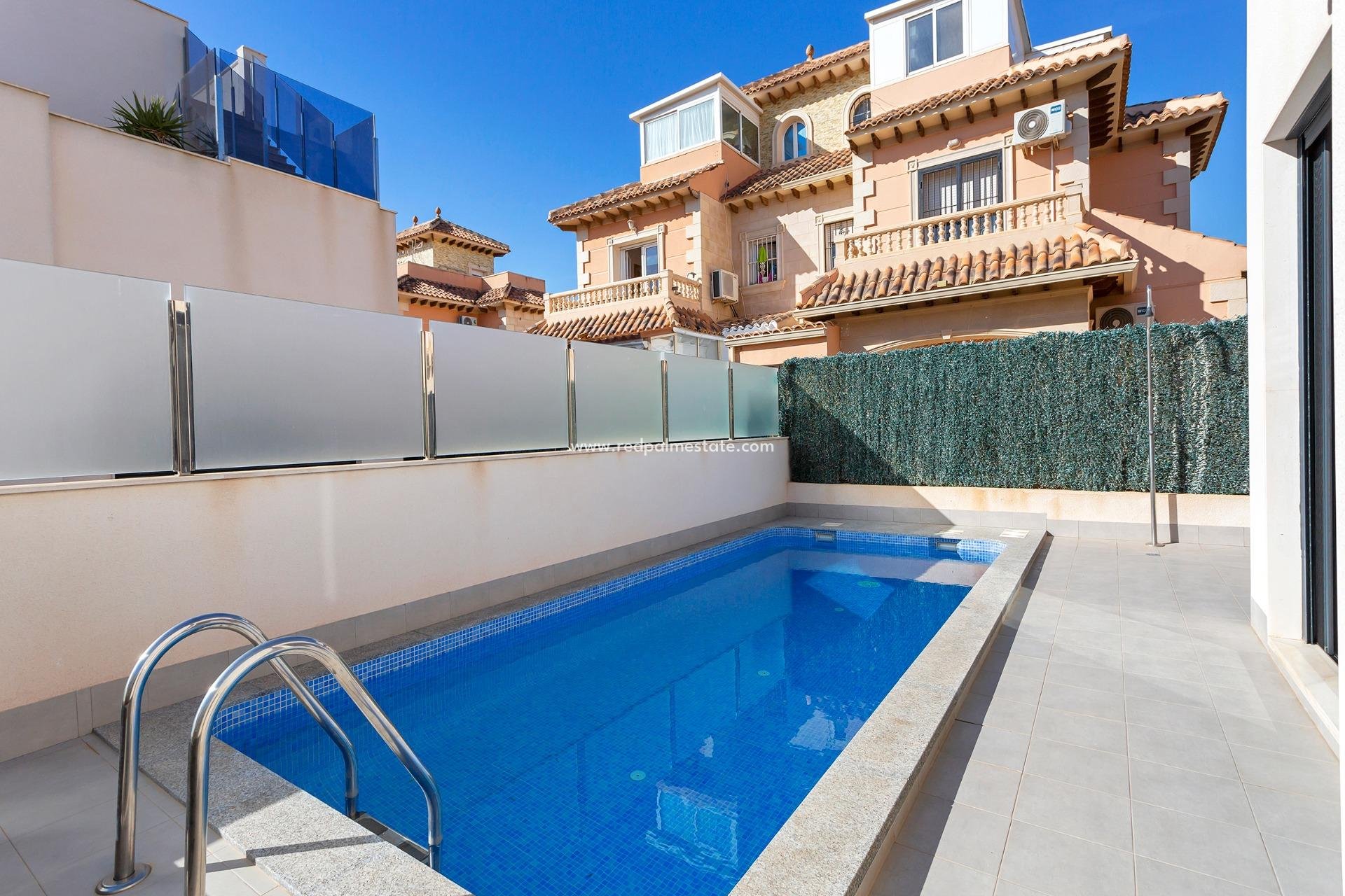 Återförsäljning - Villa -
Torrevieja - Nueva Torrevieja - Aguas Nuevas