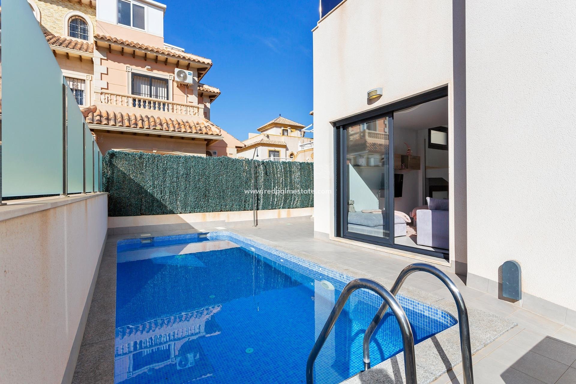 Återförsäljning - Villa -
Torrevieja - Nueva Torrevieja - Aguas Nuevas