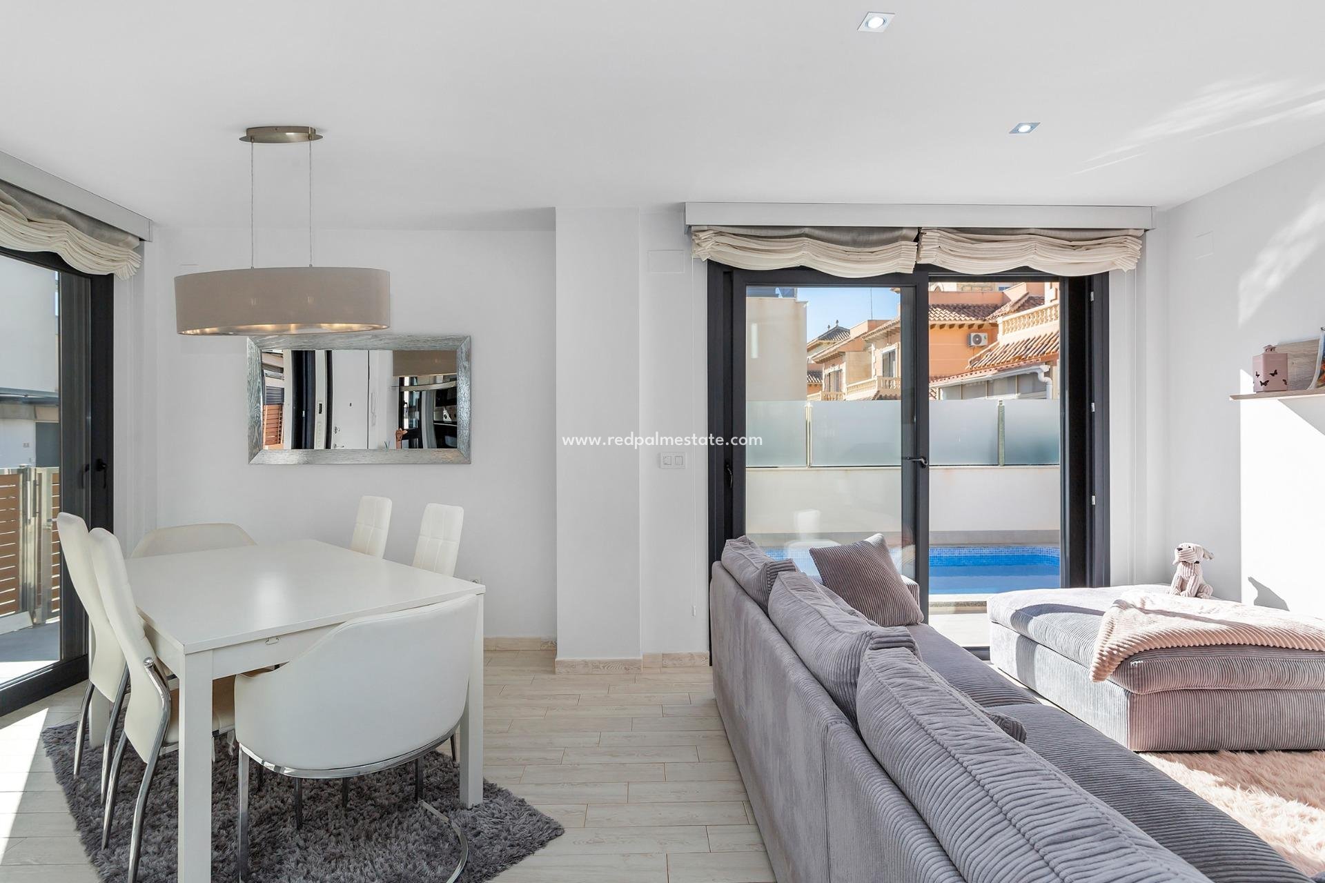 Återförsäljning - Villa -
Torrevieja - Nueva Torrevieja - Aguas Nuevas