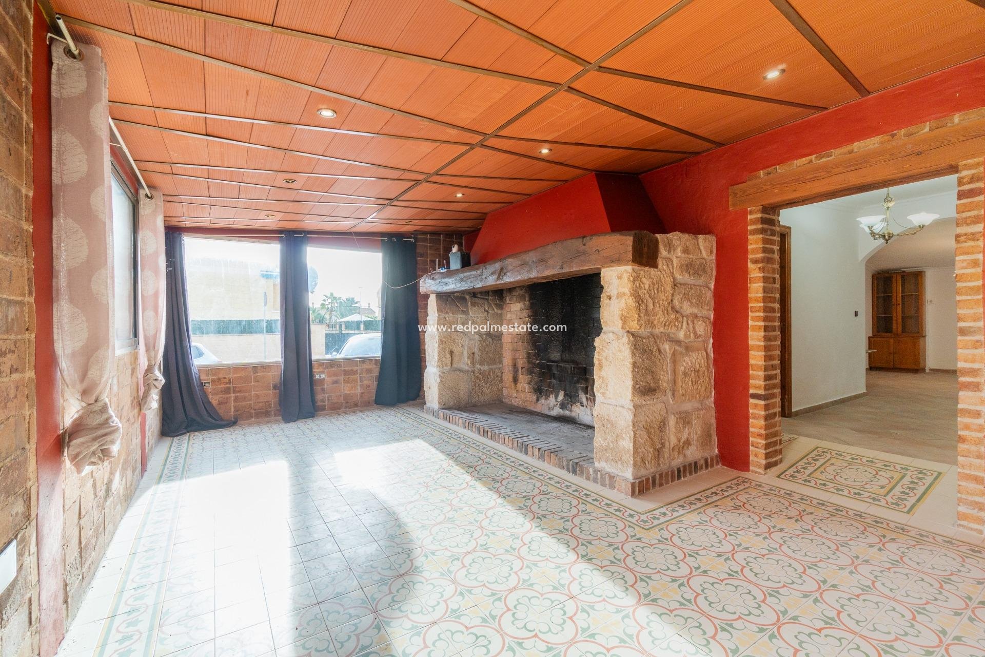 Återförsäljning - Villa -
Torrevieja - Orihuela costa