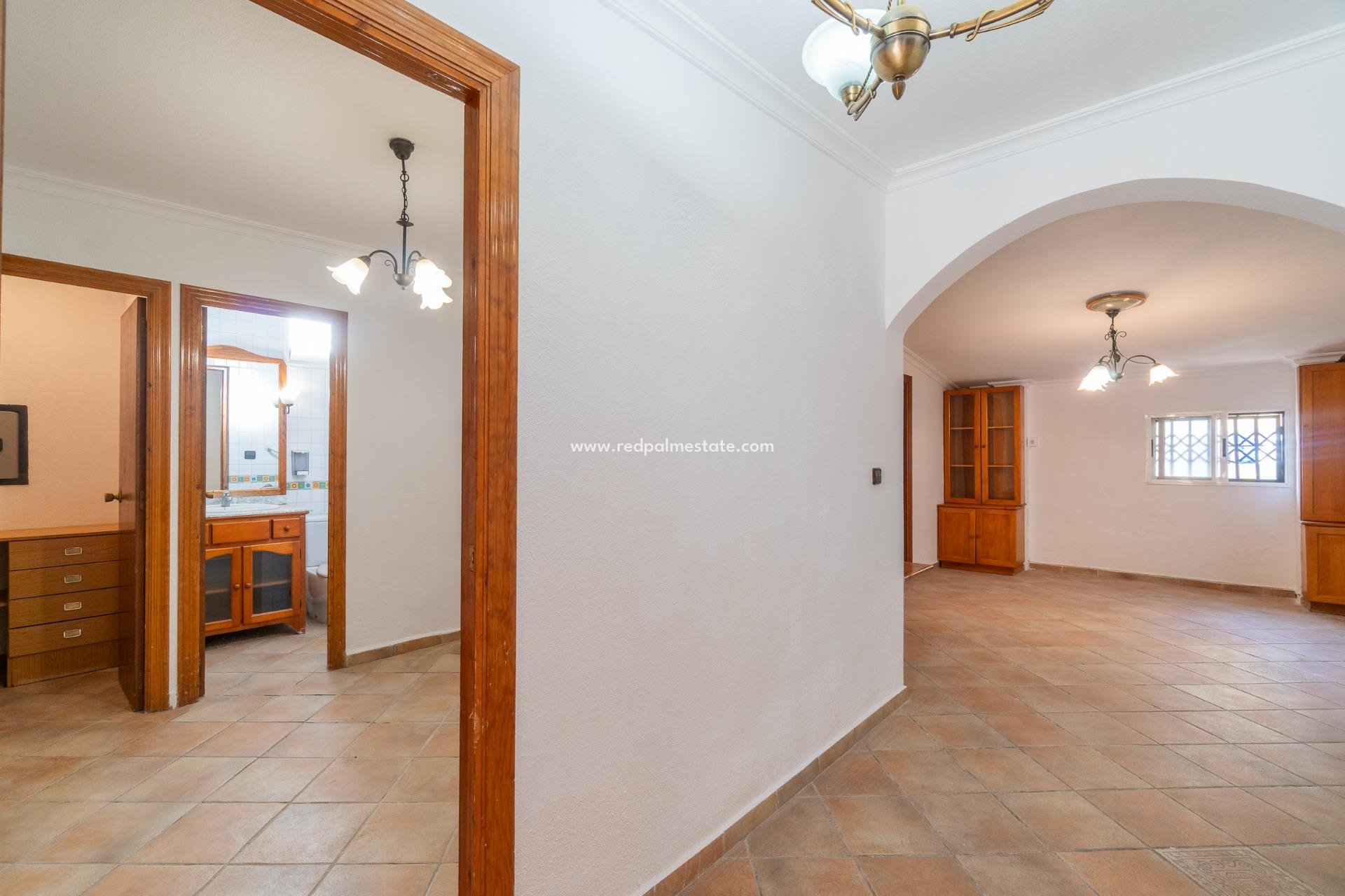 Återförsäljning - Villa -
Torrevieja - Orihuela costa