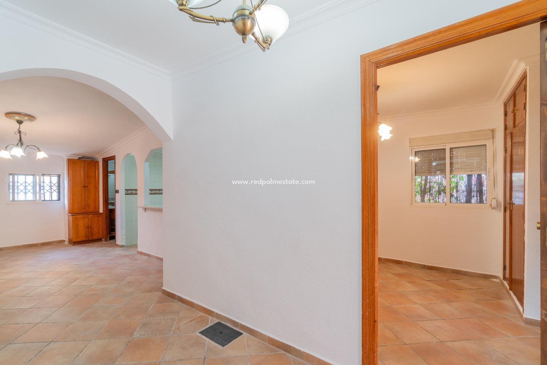 Återförsäljning - Villa -
Torrevieja - Orihuela costa