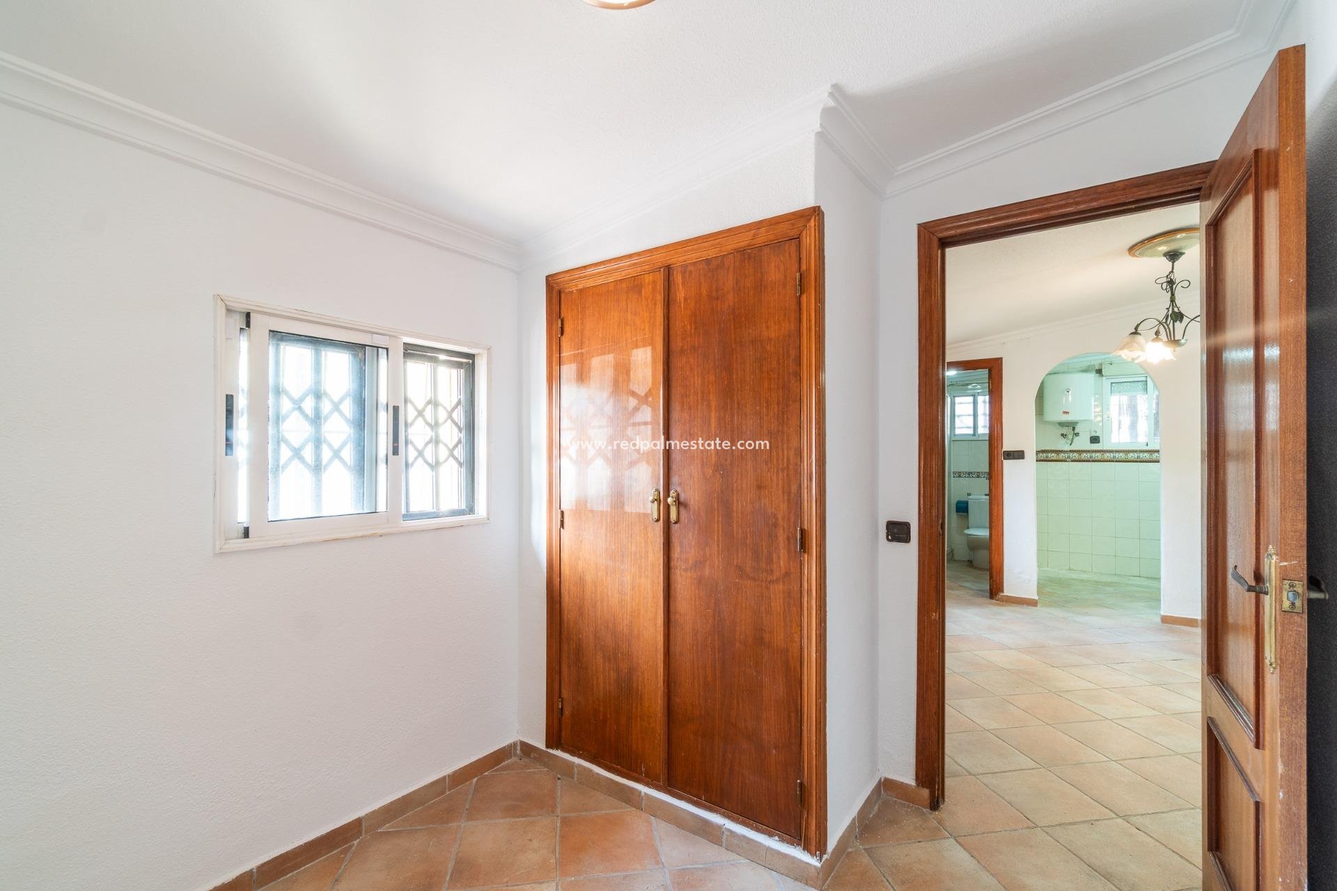 Återförsäljning - Villa -
Torrevieja - Orihuela costa