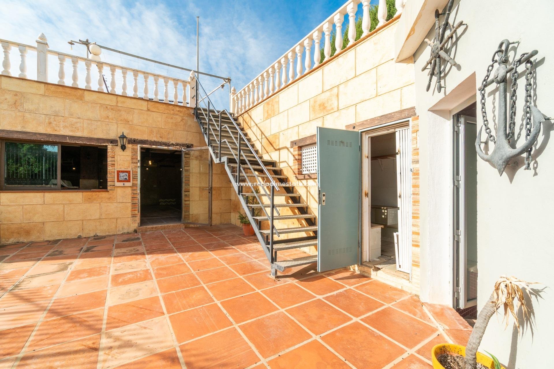 Återförsäljning - Villa -
Torrevieja - Orihuela costa