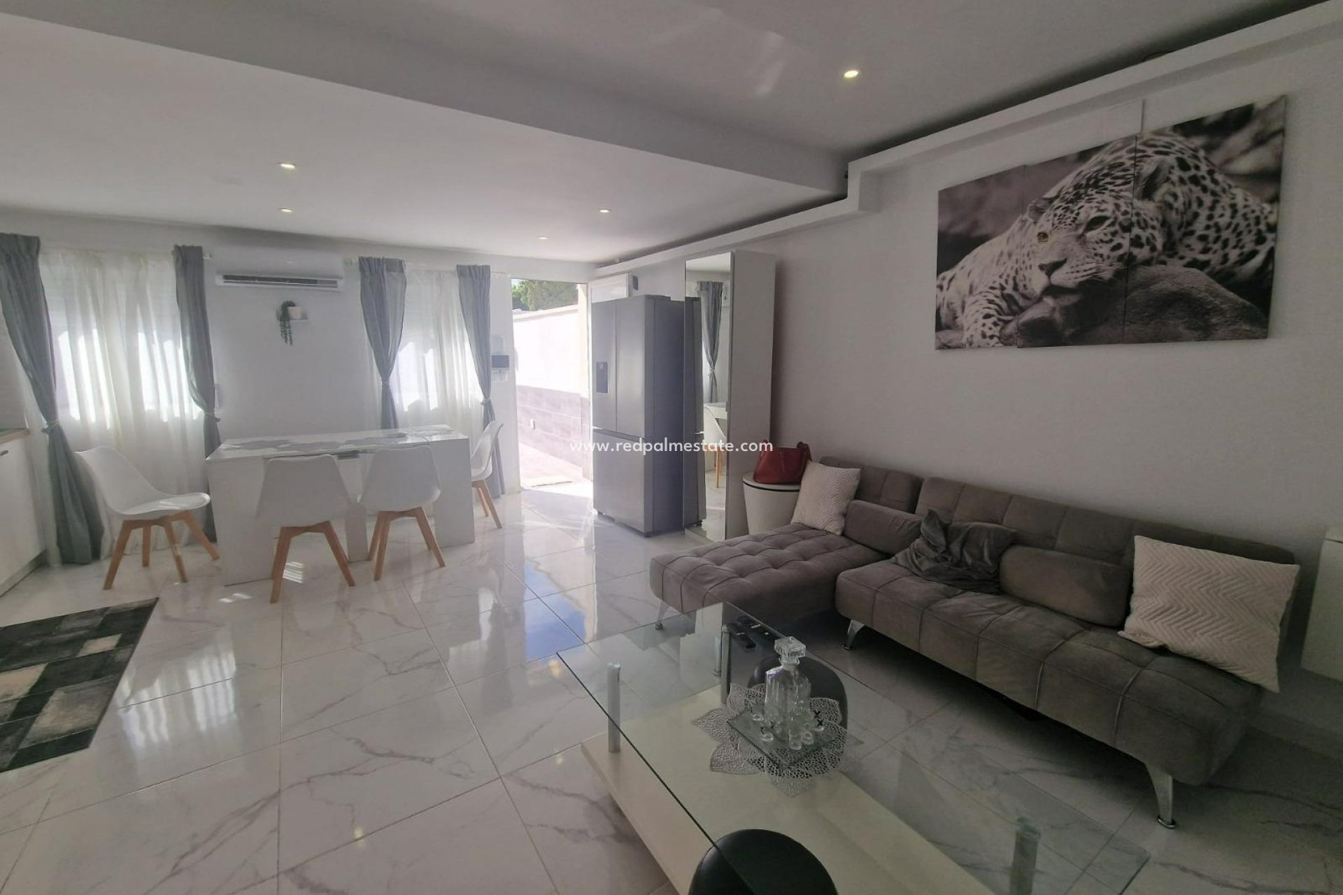 Återförsäljning - Villa -
Torrevieja - Paseo maritimo