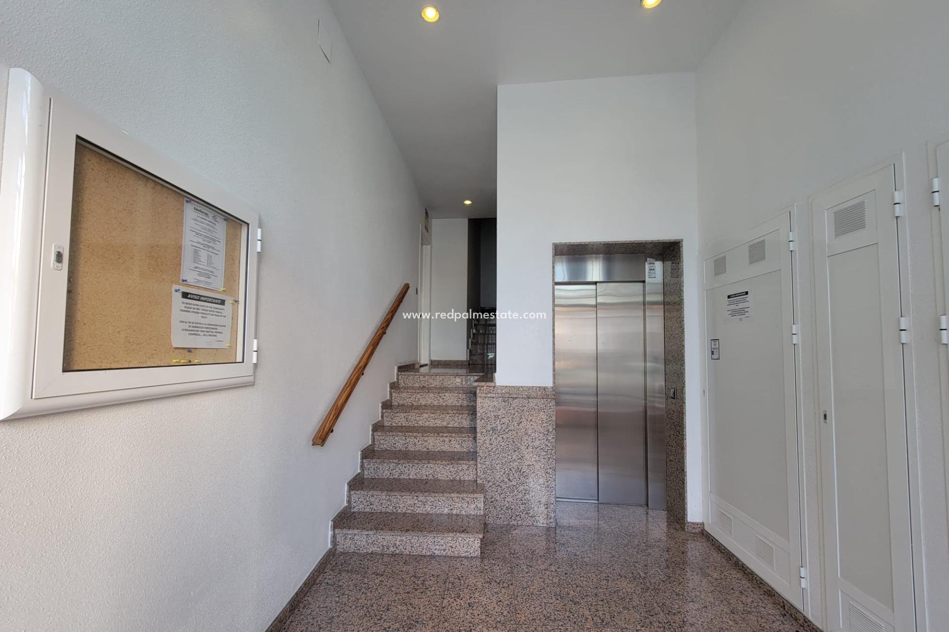 Återförsäljning - Villa -
Torrevieja - Playa del Cura