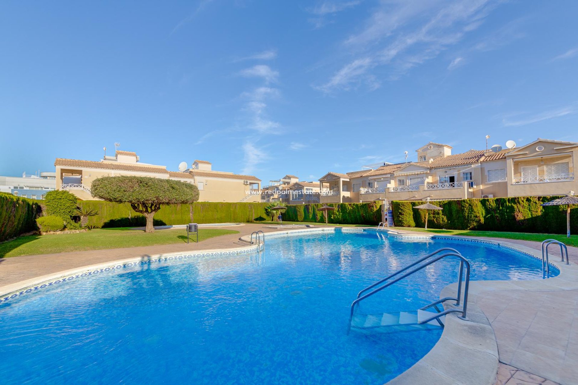 Återförsäljning - Villa -
Torrevieja - Pueblo - Centro