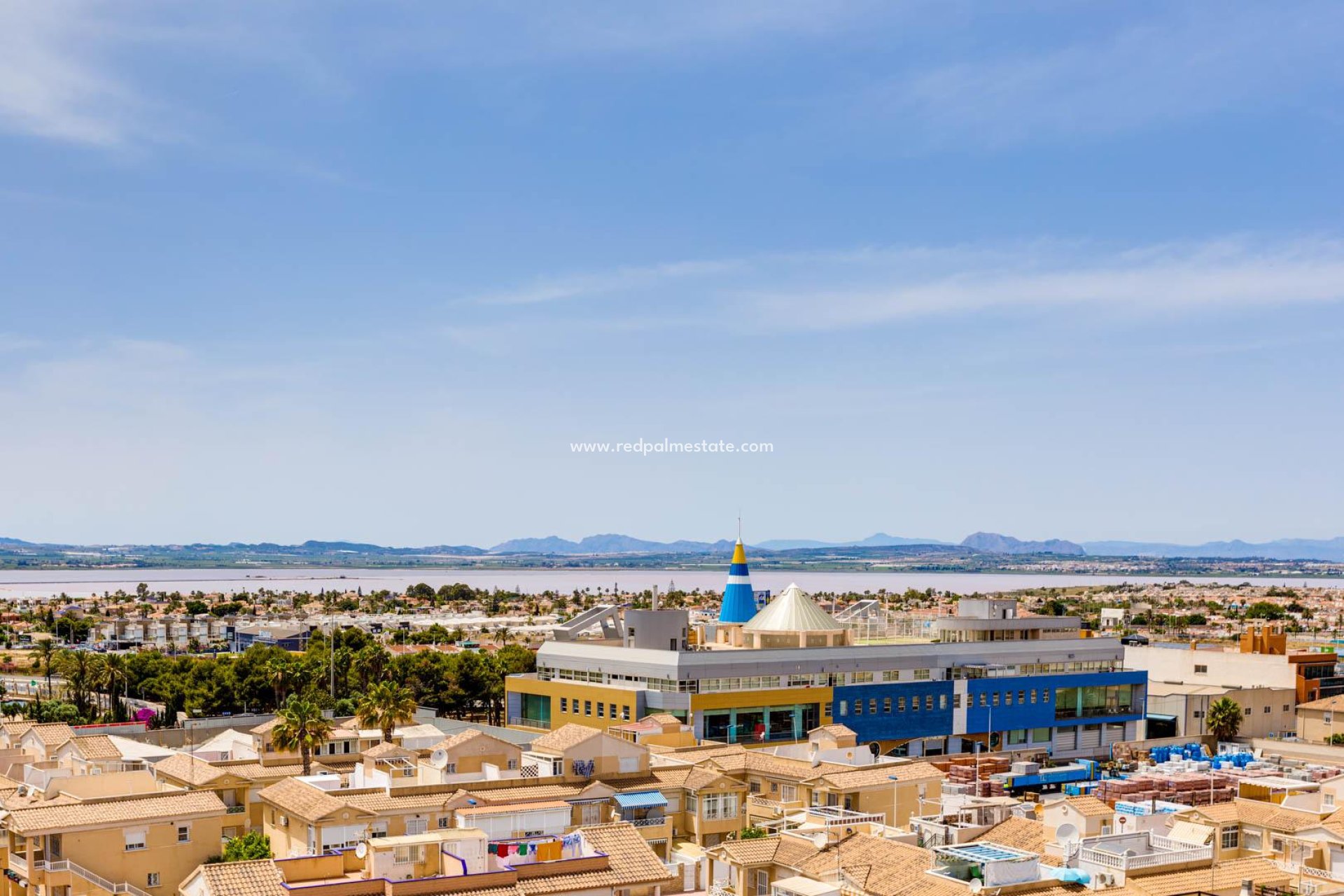 Återförsäljning - Villa -
Torrevieja - Pueblo - Centro