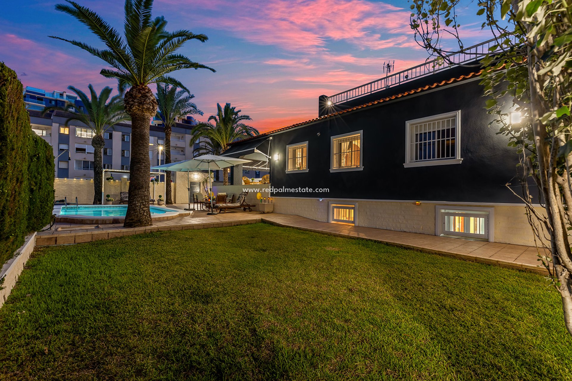 Återförsäljning - Villa -
Torrevieja - Punta Prima Torrevieja