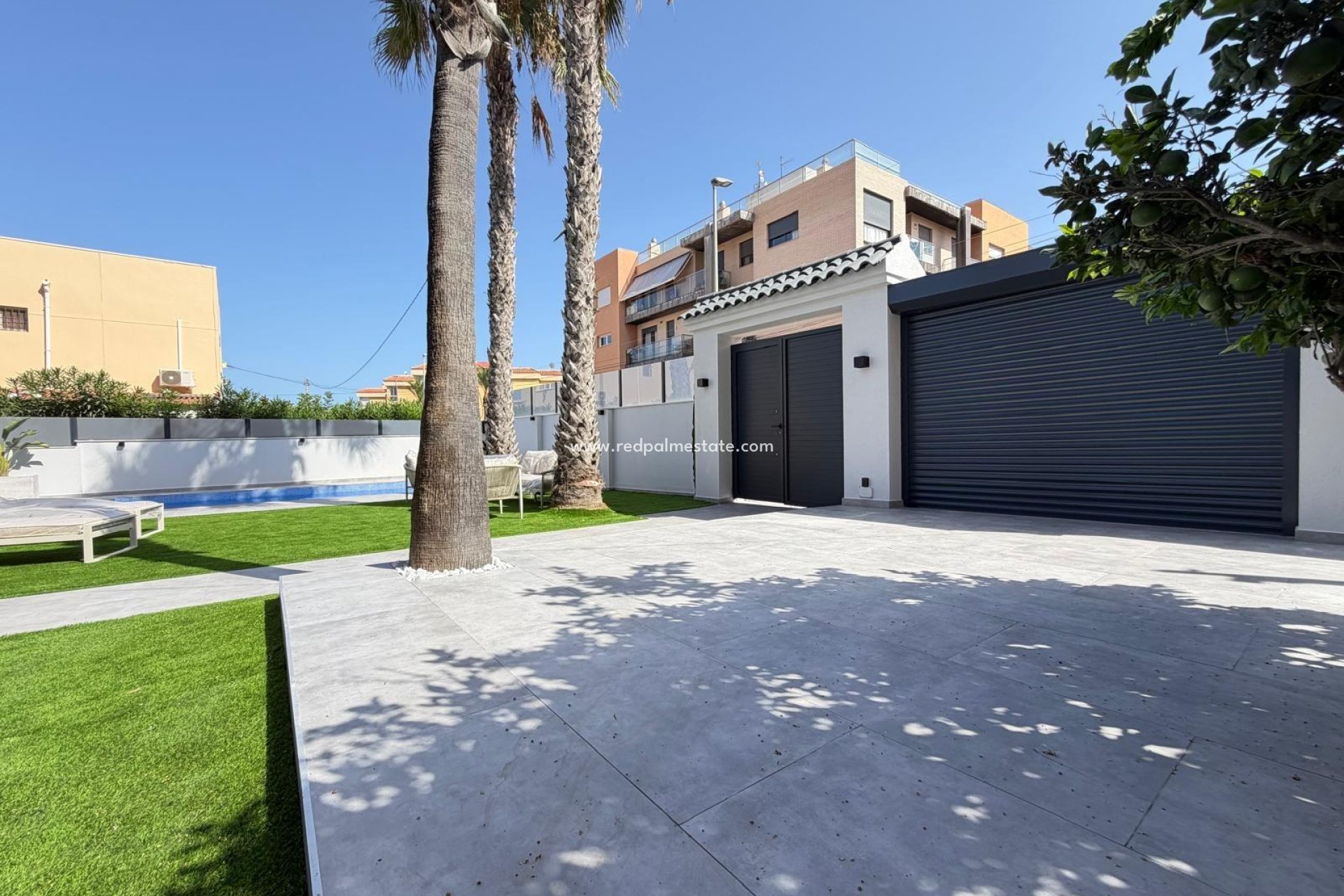 Återförsäljning - Villa -
Torrevieja - Punta prima