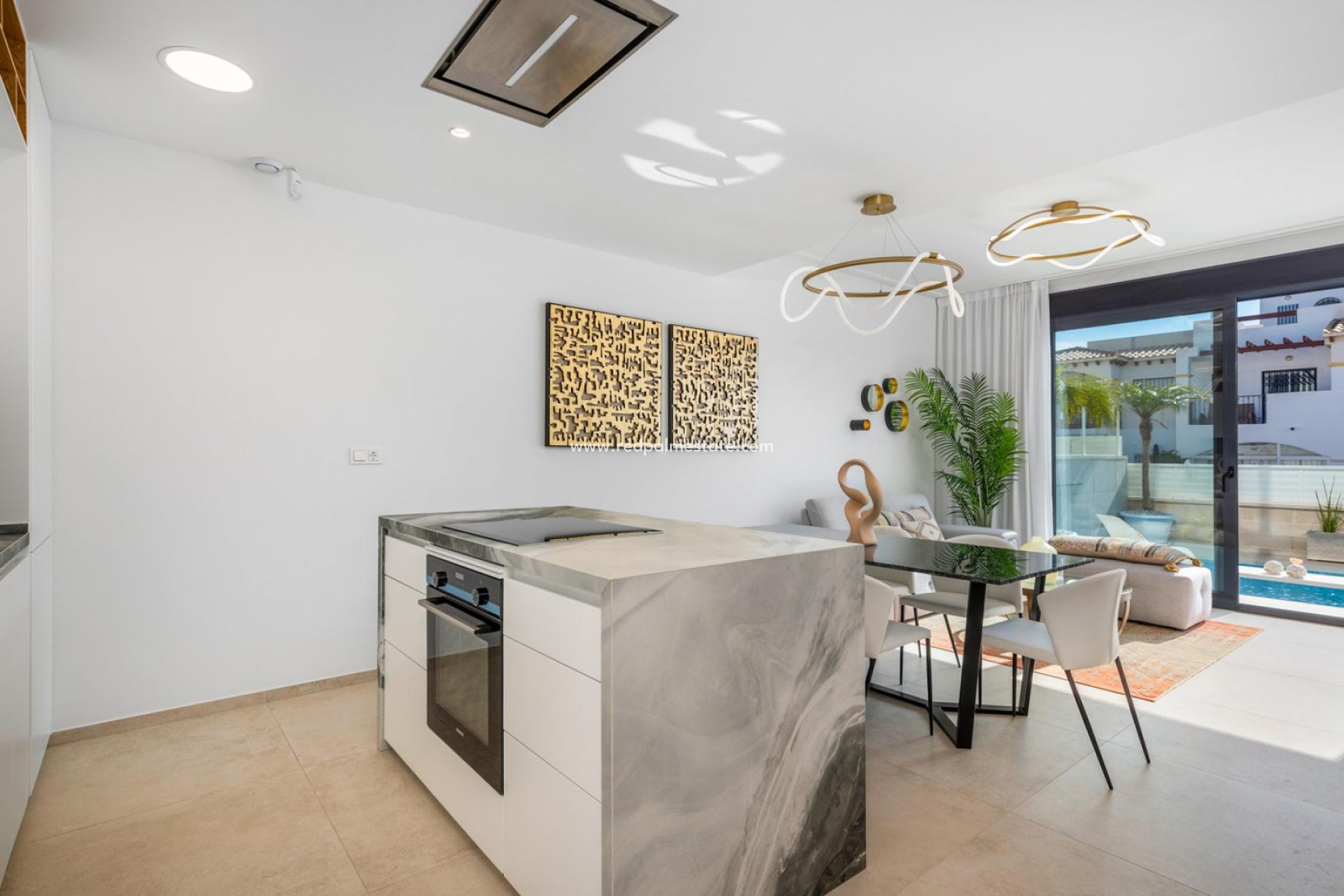 Återförsäljning - Villa -
Torrevieja - Punta prima