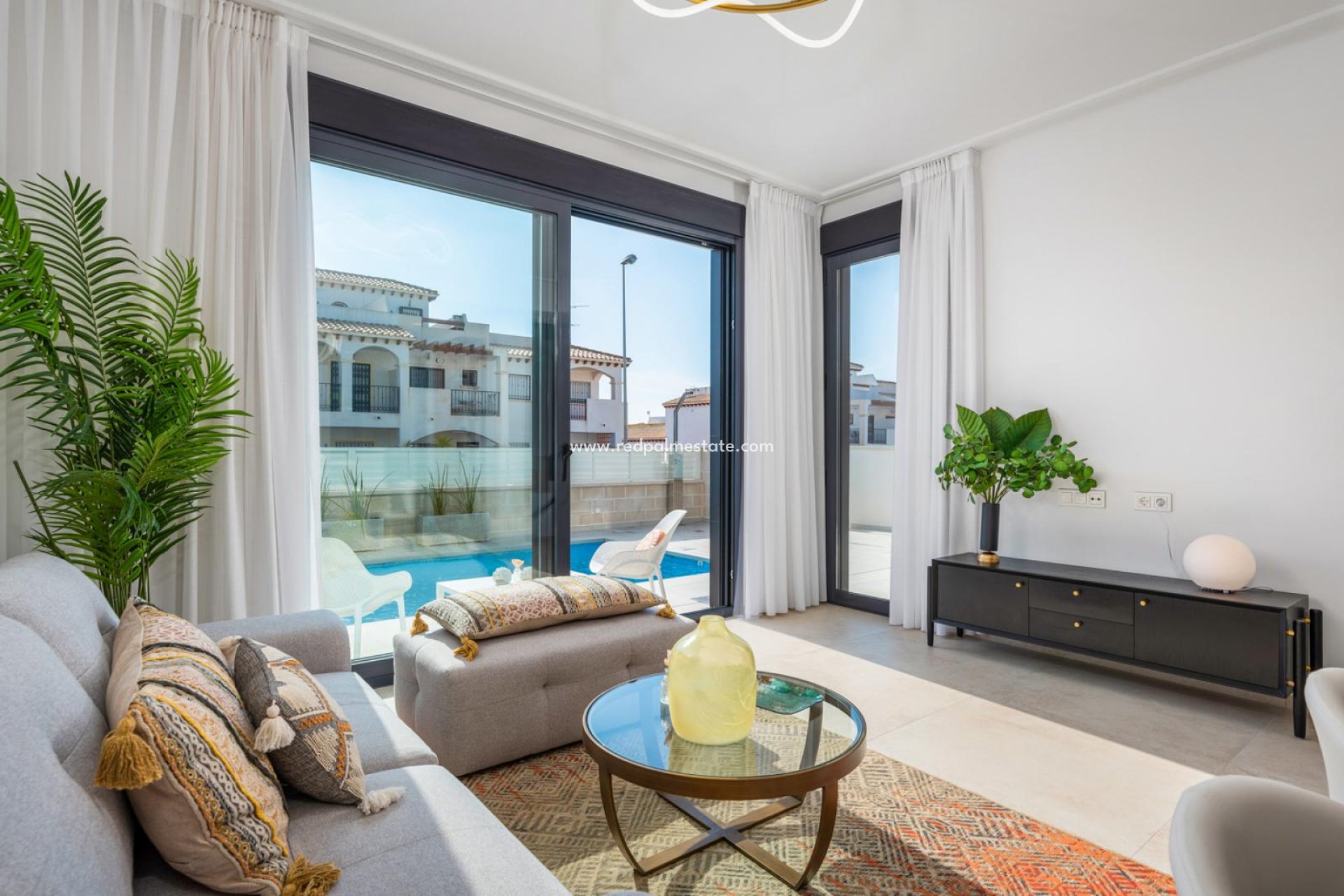 Återförsäljning - Villa -
Torrevieja - Punta prima