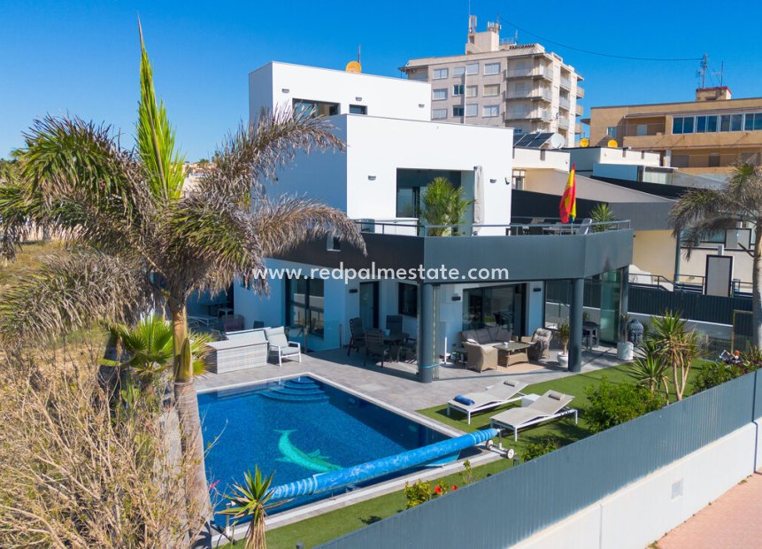 Återförsäljning - Villa -
Torrevieja - Rosaleda