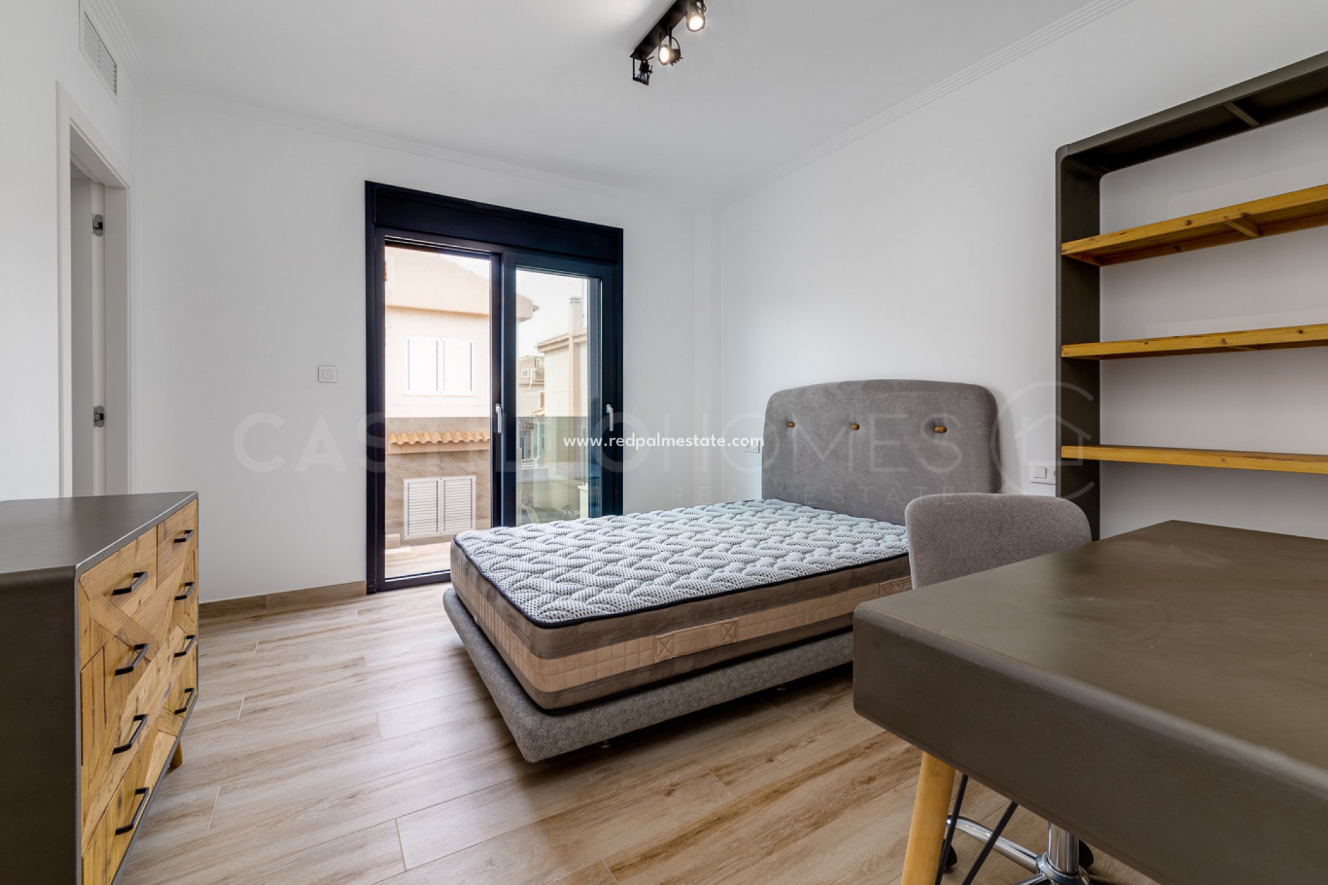 Återförsäljning - Villa -
Torrevieja - Torre del moro