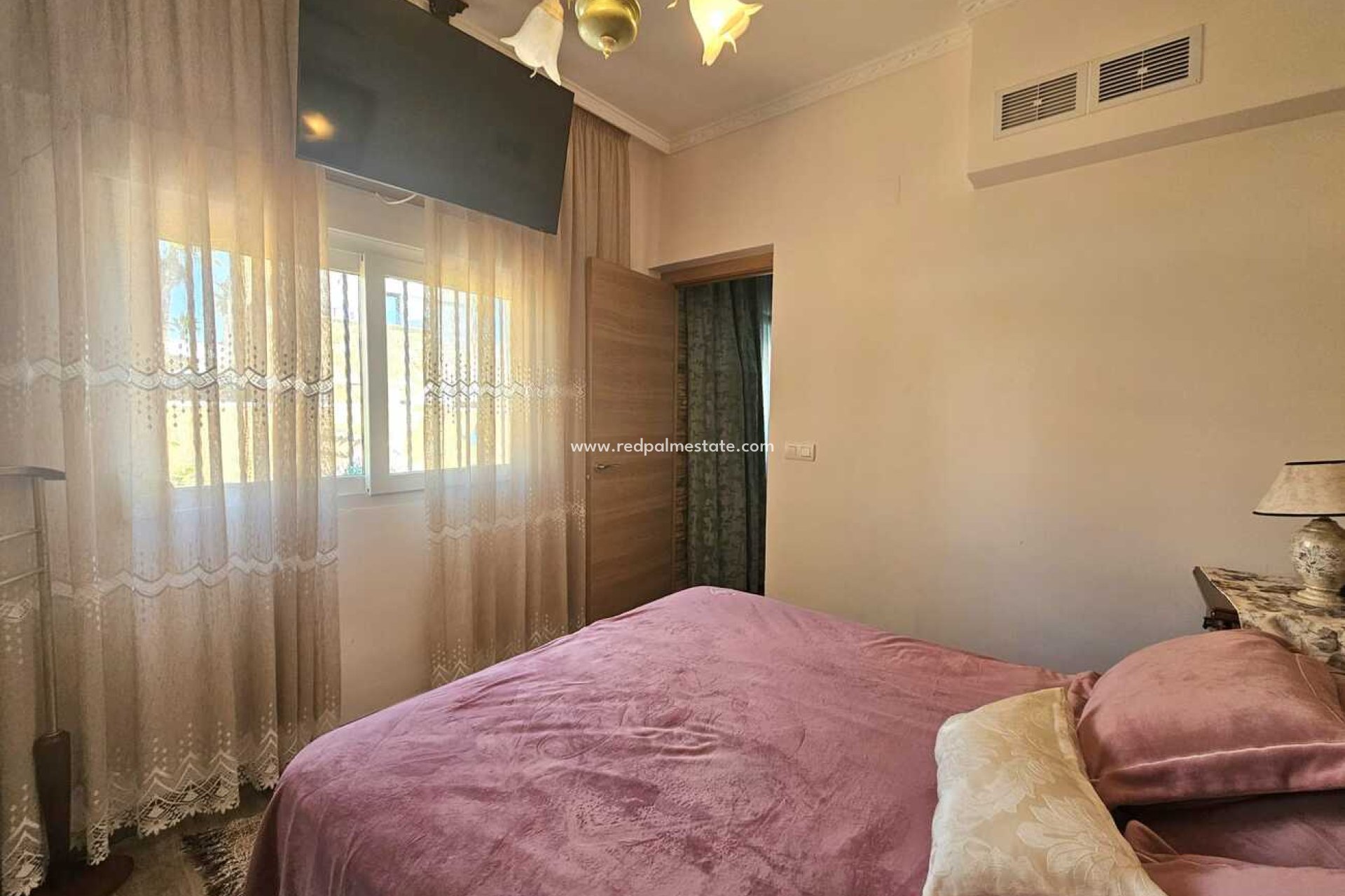 Återförsäljning - Villa -
Torrevieja - Torre del moro