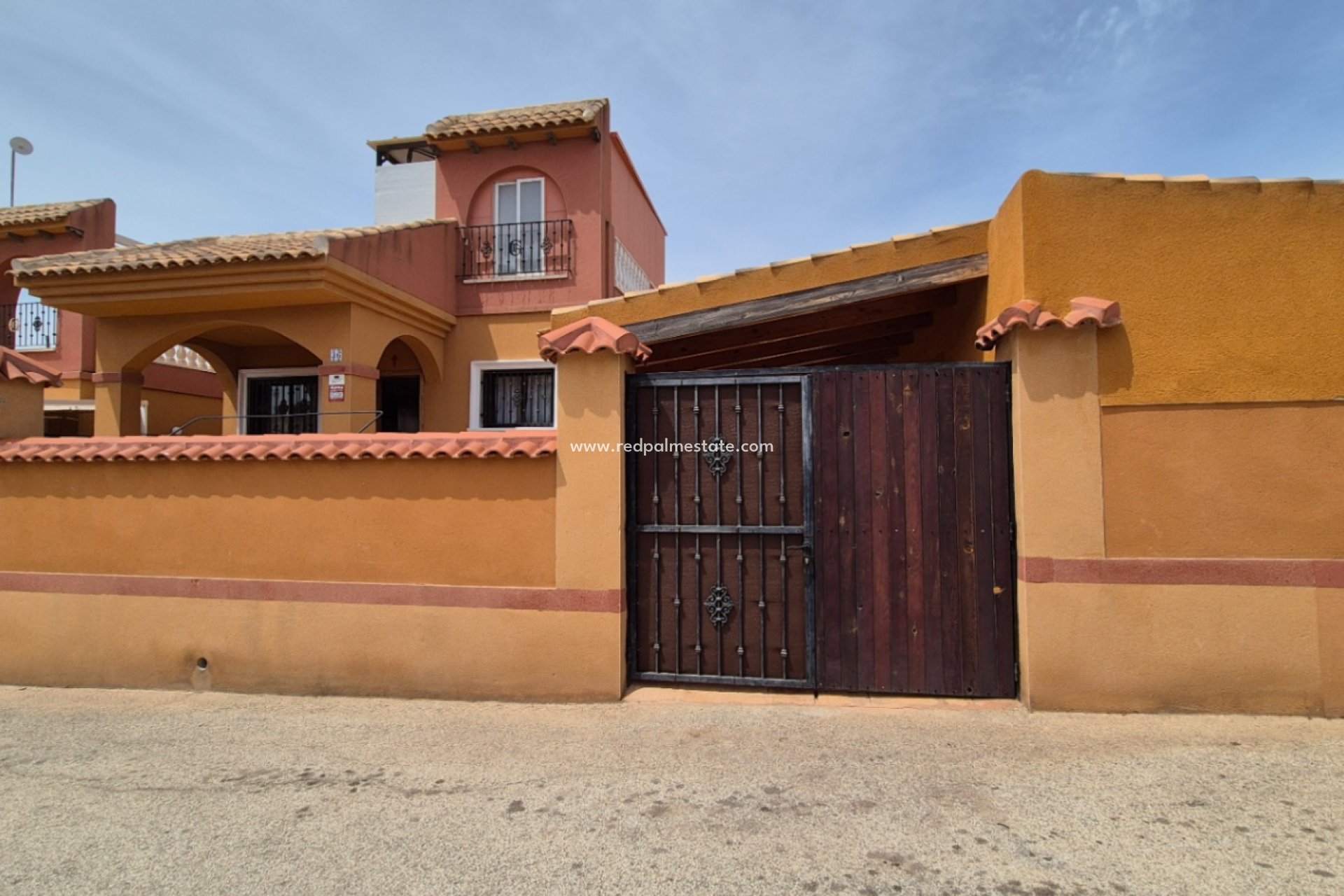 Återförsäljning - Villa -
Torrevieja