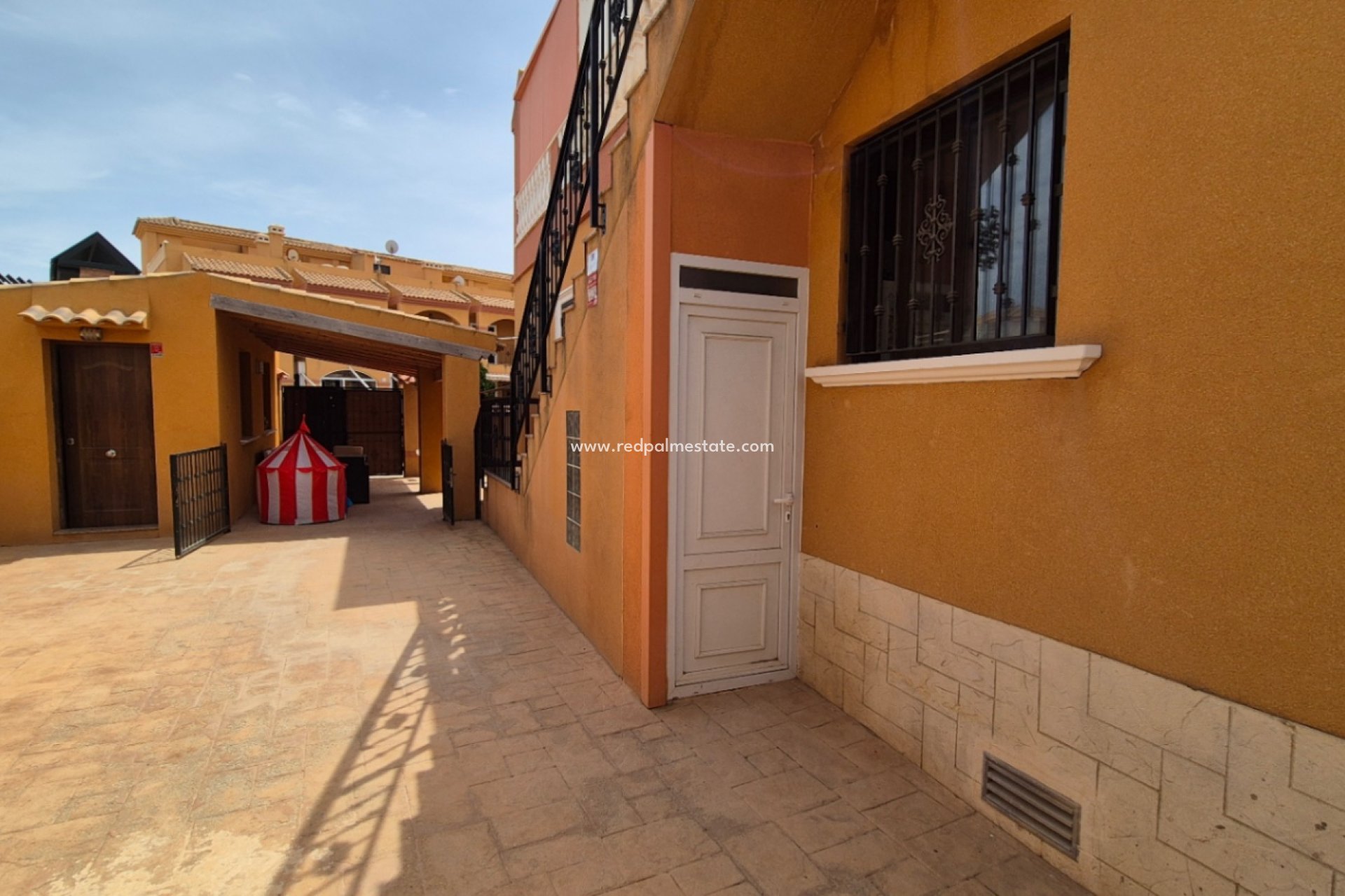 Återförsäljning - Villa -
Torrevieja