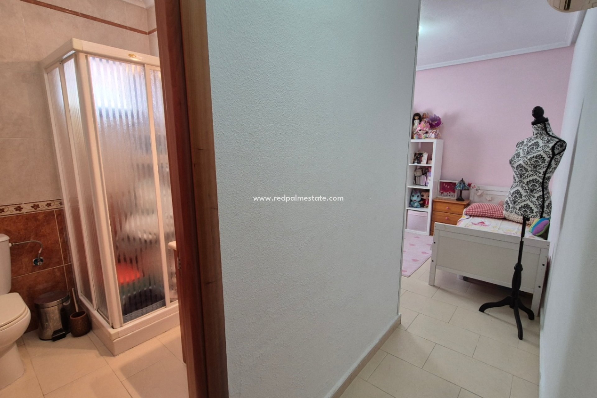 Återförsäljning - Villa -
Torrevieja