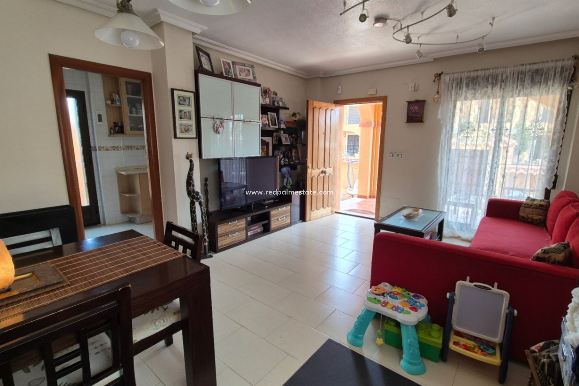 Återförsäljning - Villa -
Torrevieja