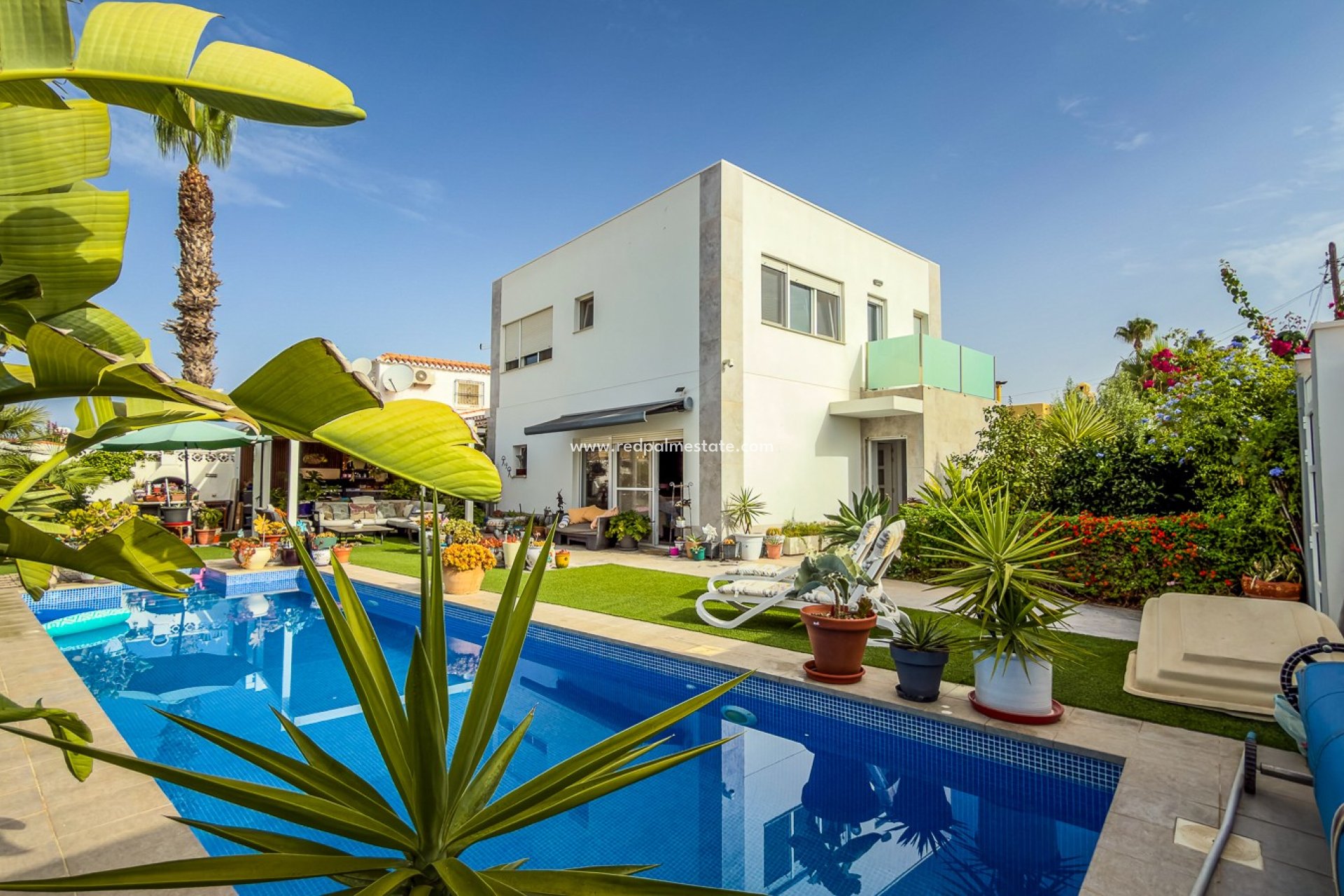 Återförsäljning - Villa -
Torrevieja