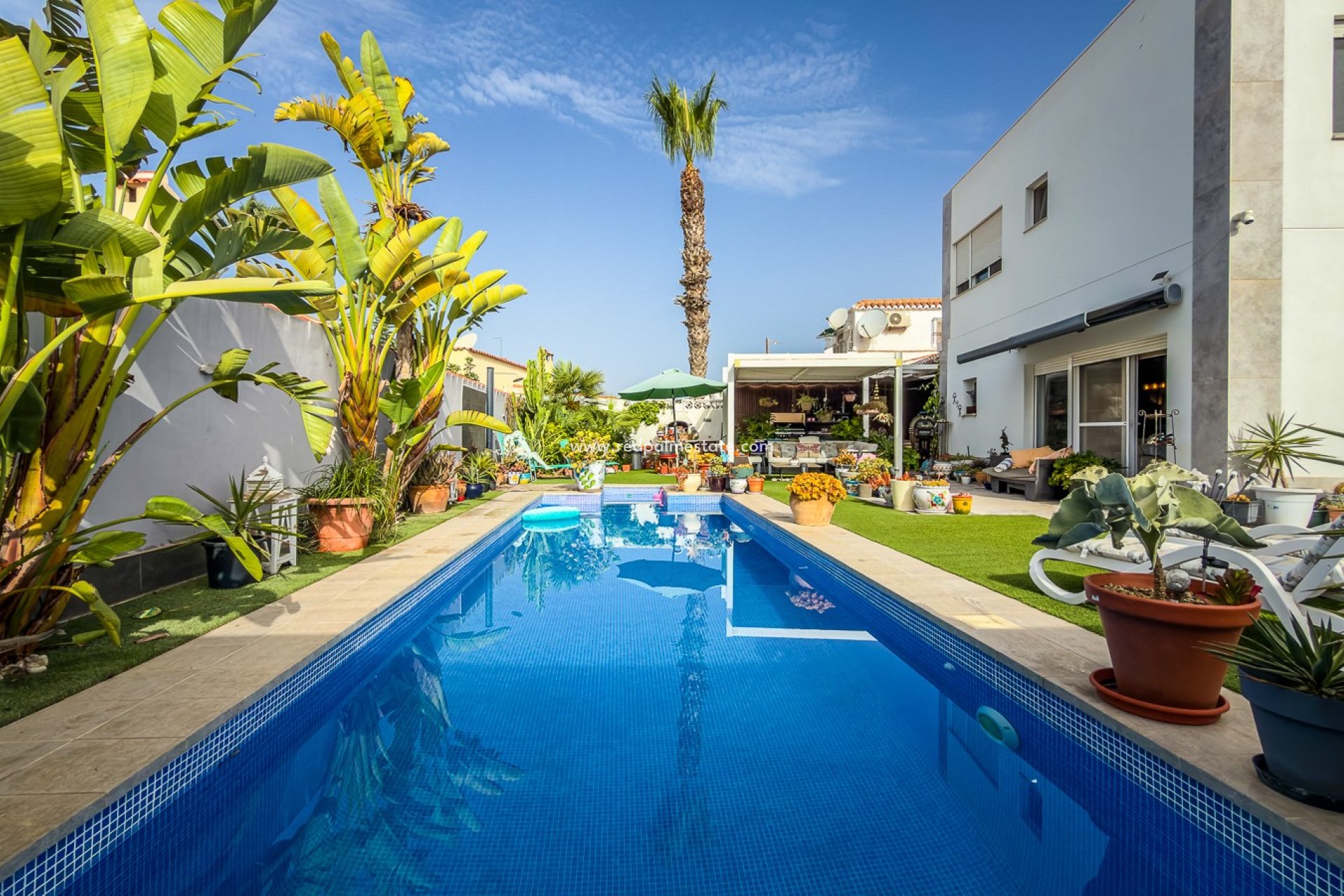 Återförsäljning - Villa -
Torrevieja