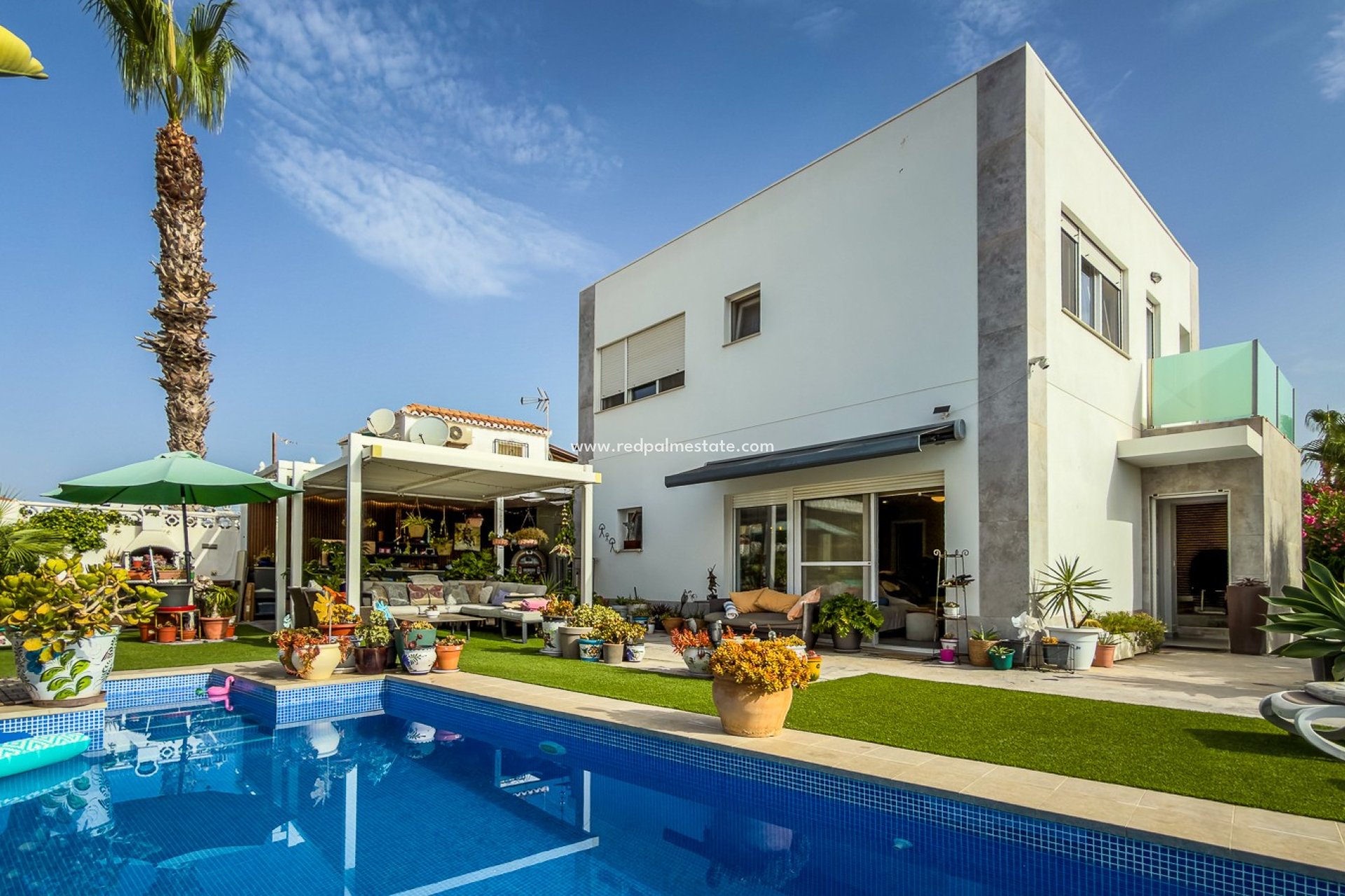 Återförsäljning - Villa -
Torrevieja