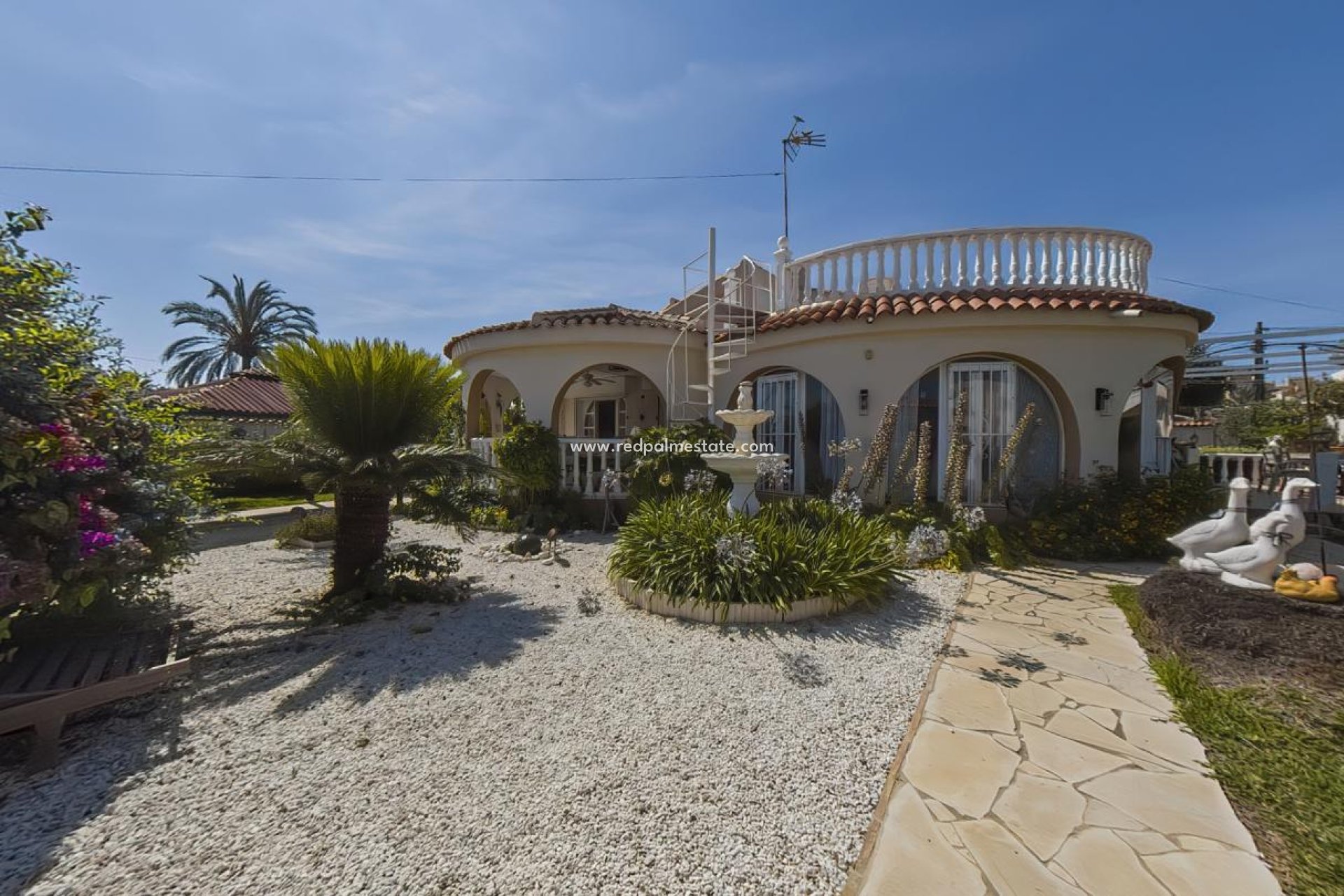 Återförsäljning - Villa -
Torrevieja