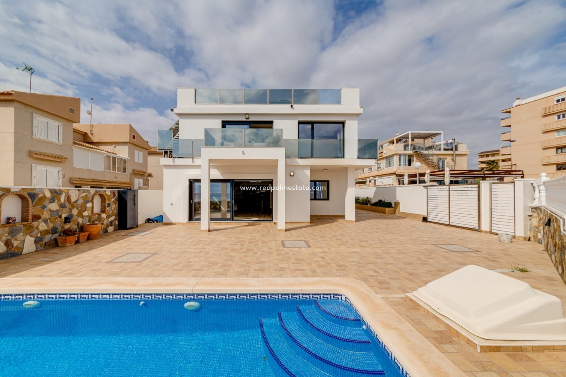 Återförsäljning - Villa -
Torrevieja