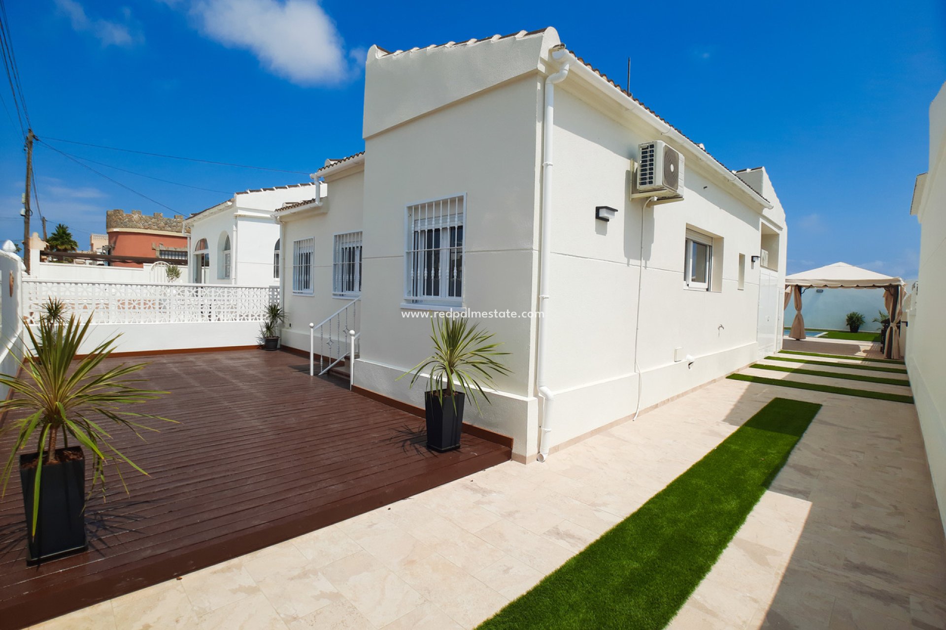 Återförsäljning - Villa -
Torrevieja