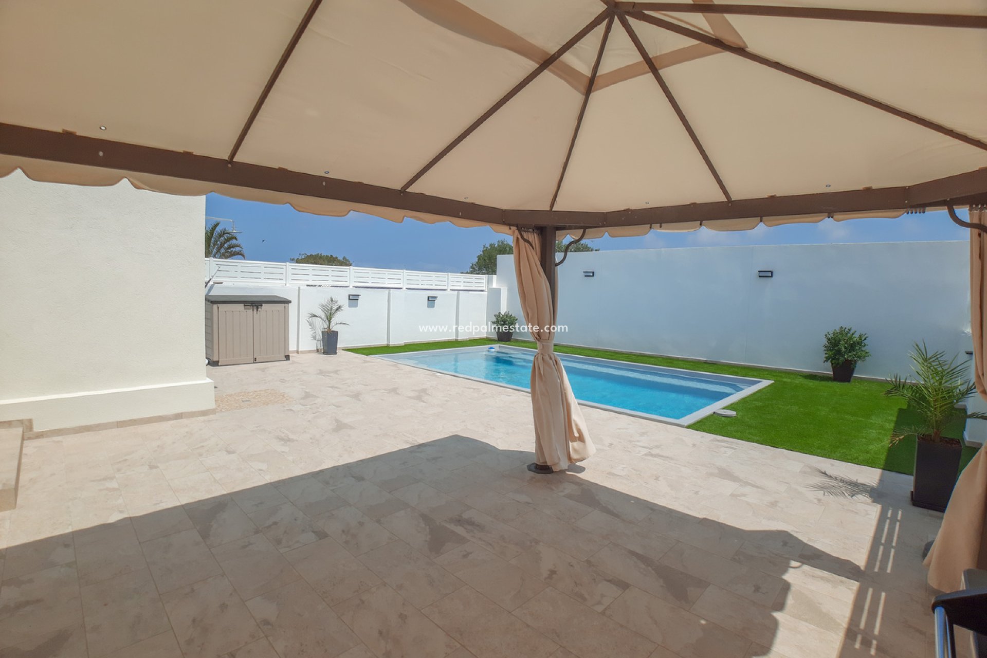 Återförsäljning - Villa -
Torrevieja