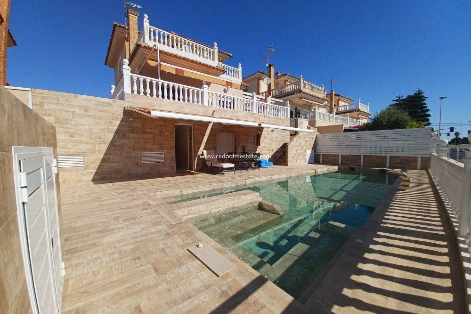 Återförsäljning - Villa -
Torrevieja