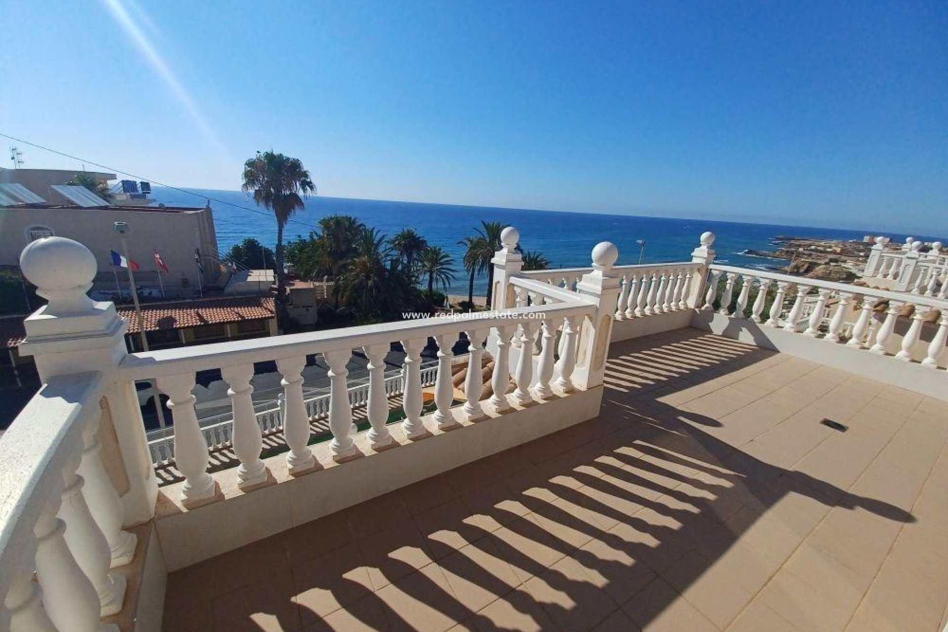 Återförsäljning - Villa -
Torrevieja