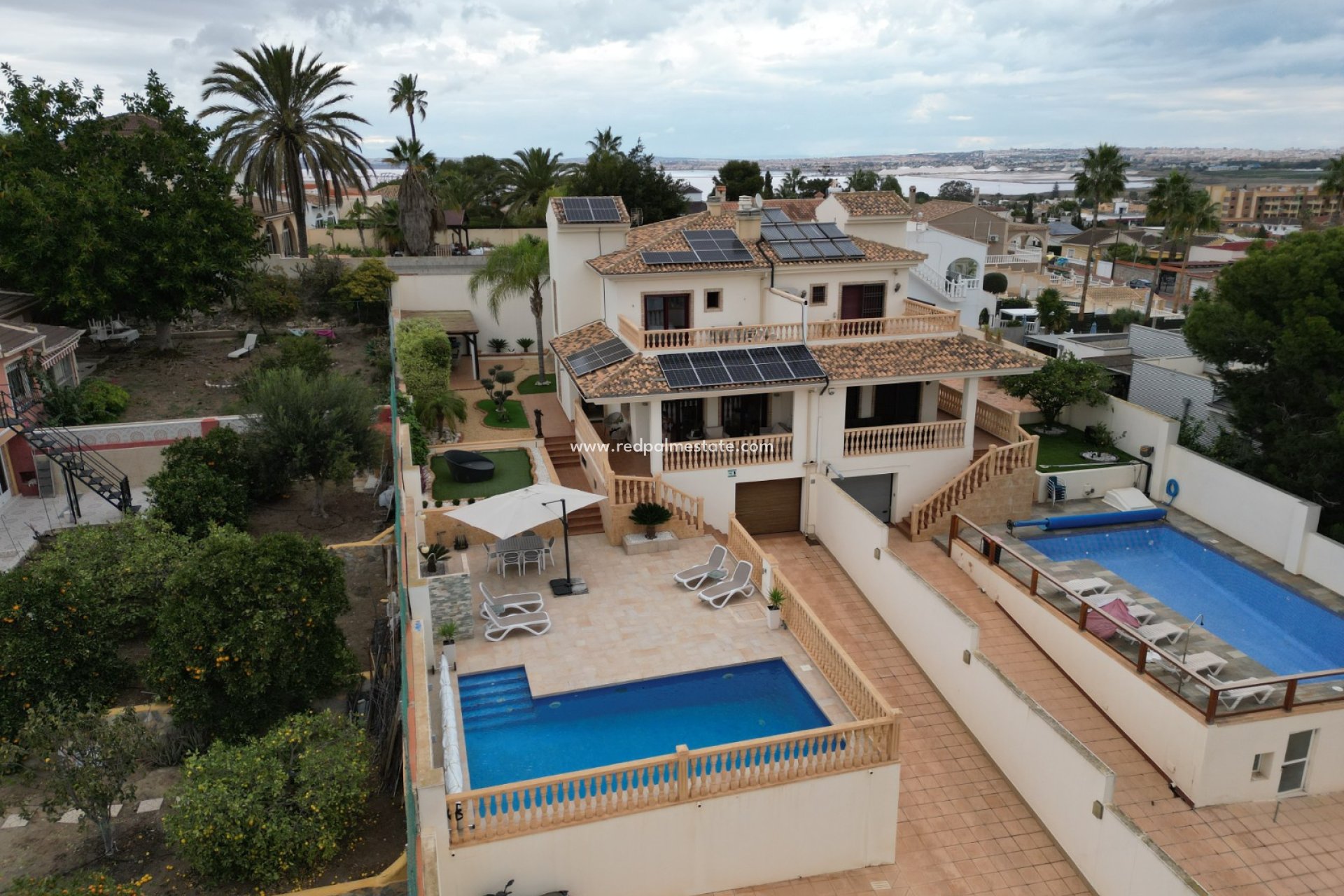 Återförsäljning - Villa -
Torrevieja