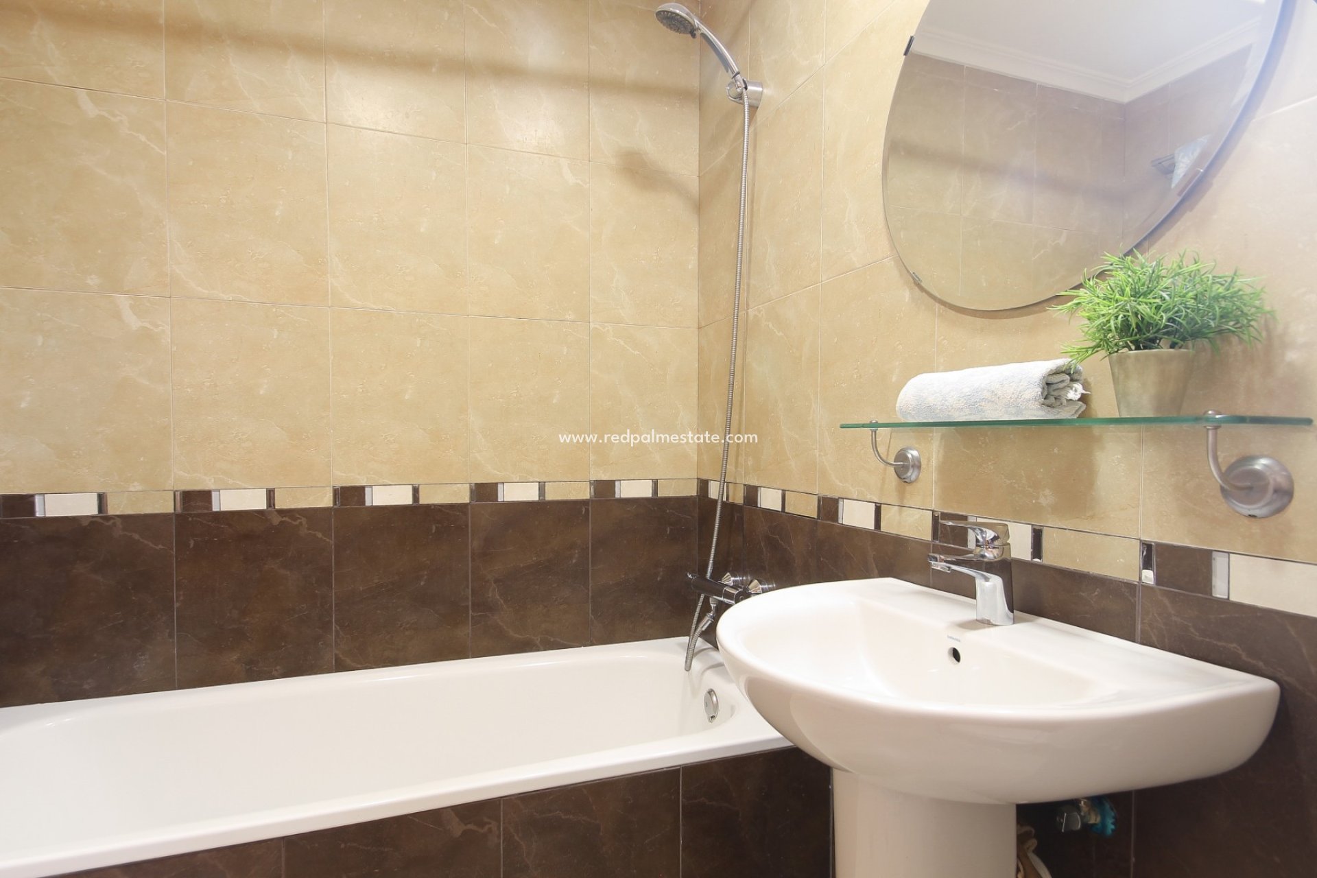 Återförsäljning - Villa -
Torrevieja