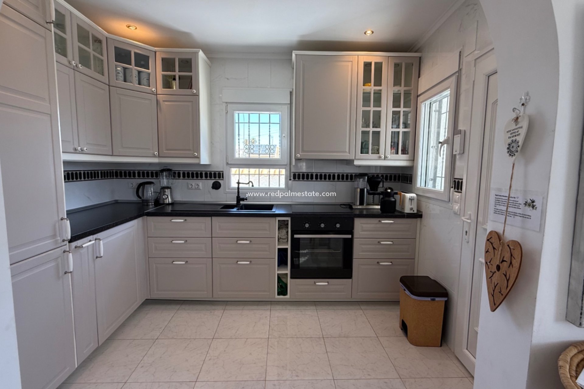 Återförsäljning - Villa -
Torrevieja