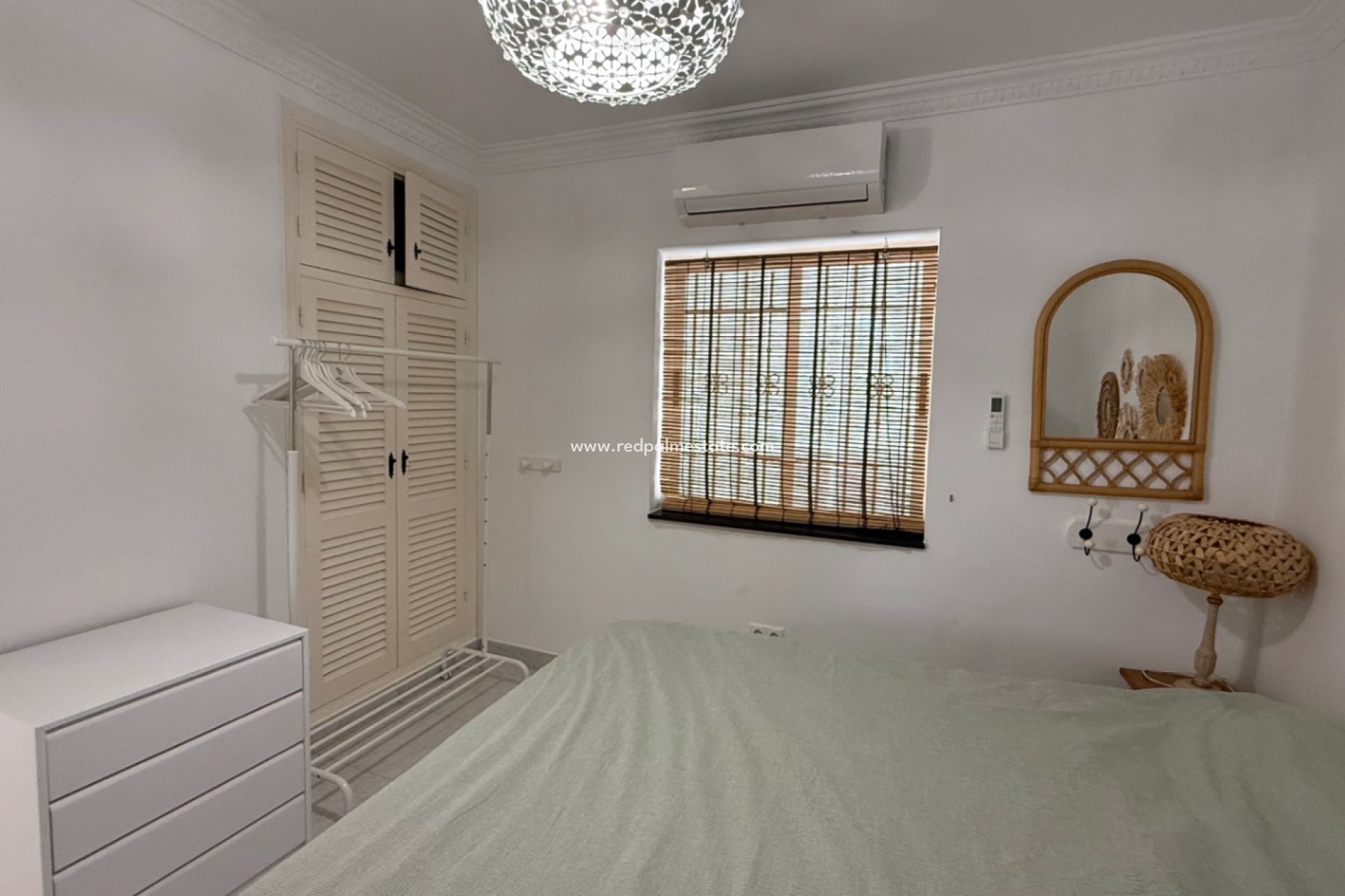 Återförsäljning - Villa -
Torrevieja