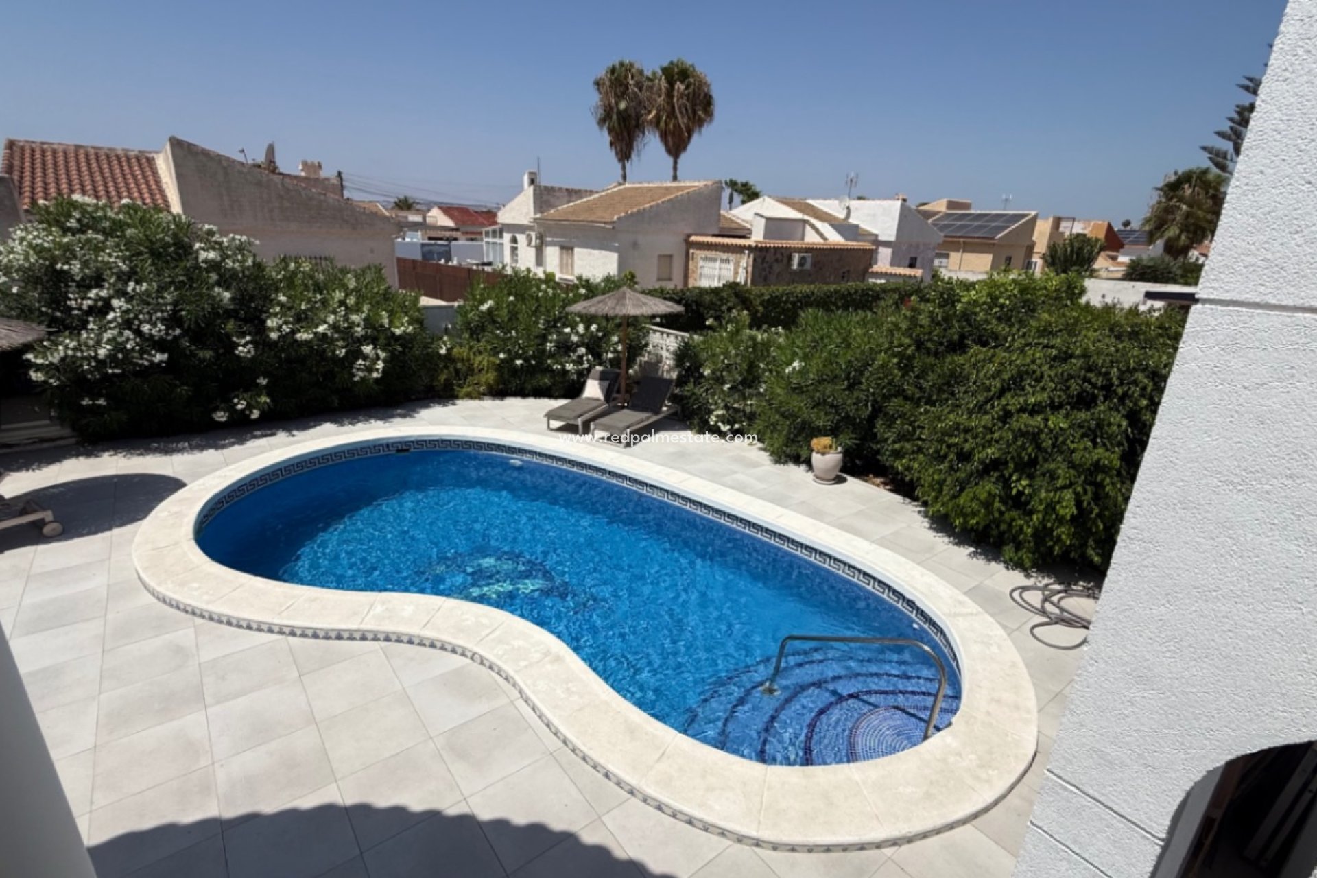 Återförsäljning - Villa -
Torrevieja