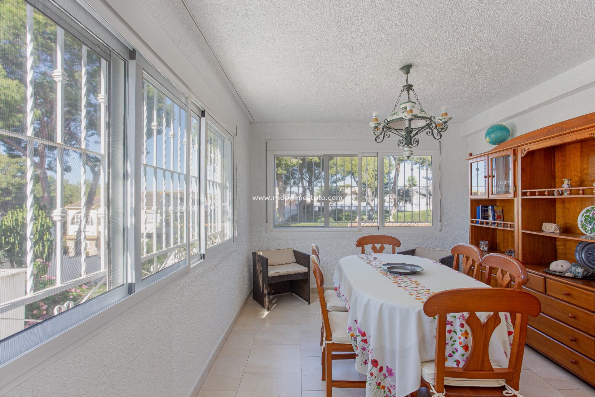 Återförsäljning - Villa -
Torrevieja