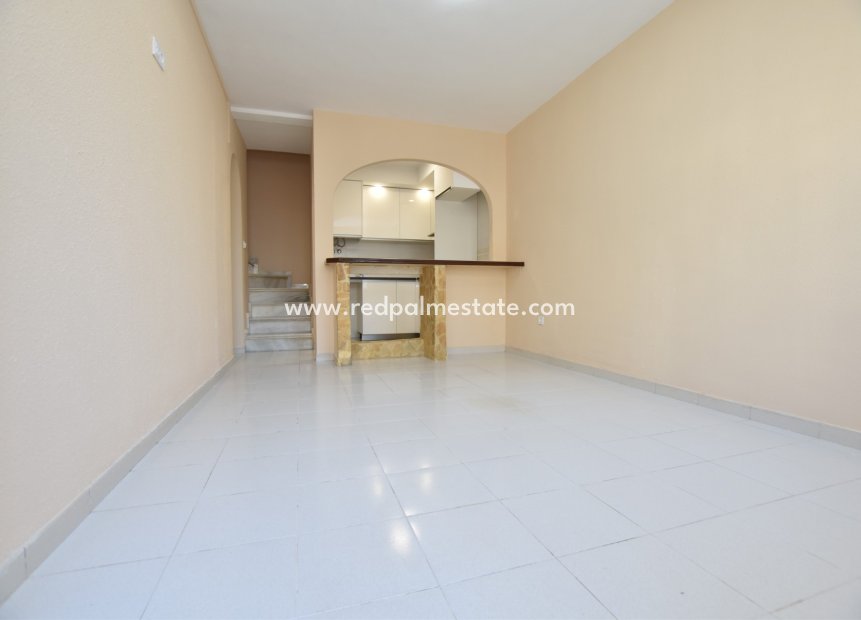 Återförsäljning - Villa -
Torrevieja