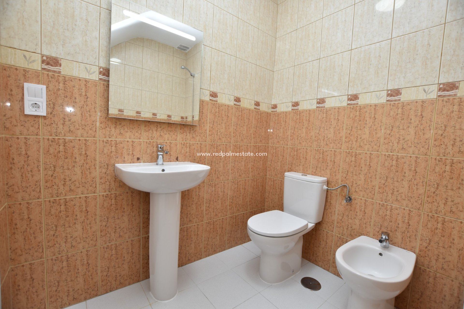 Återförsäljning - Villa -
Torrevieja