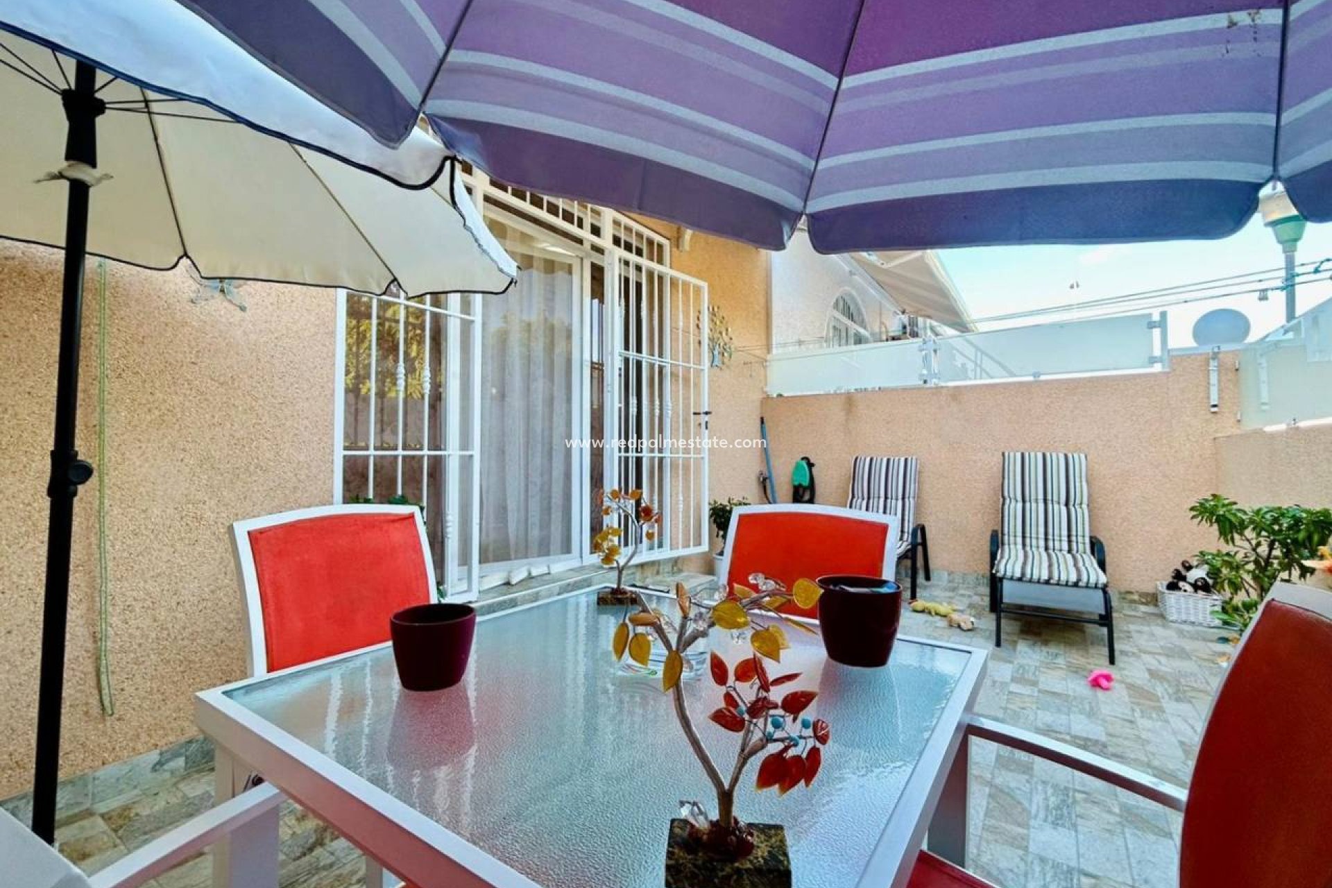 Återförsäljning - Villa -
Torrevieja