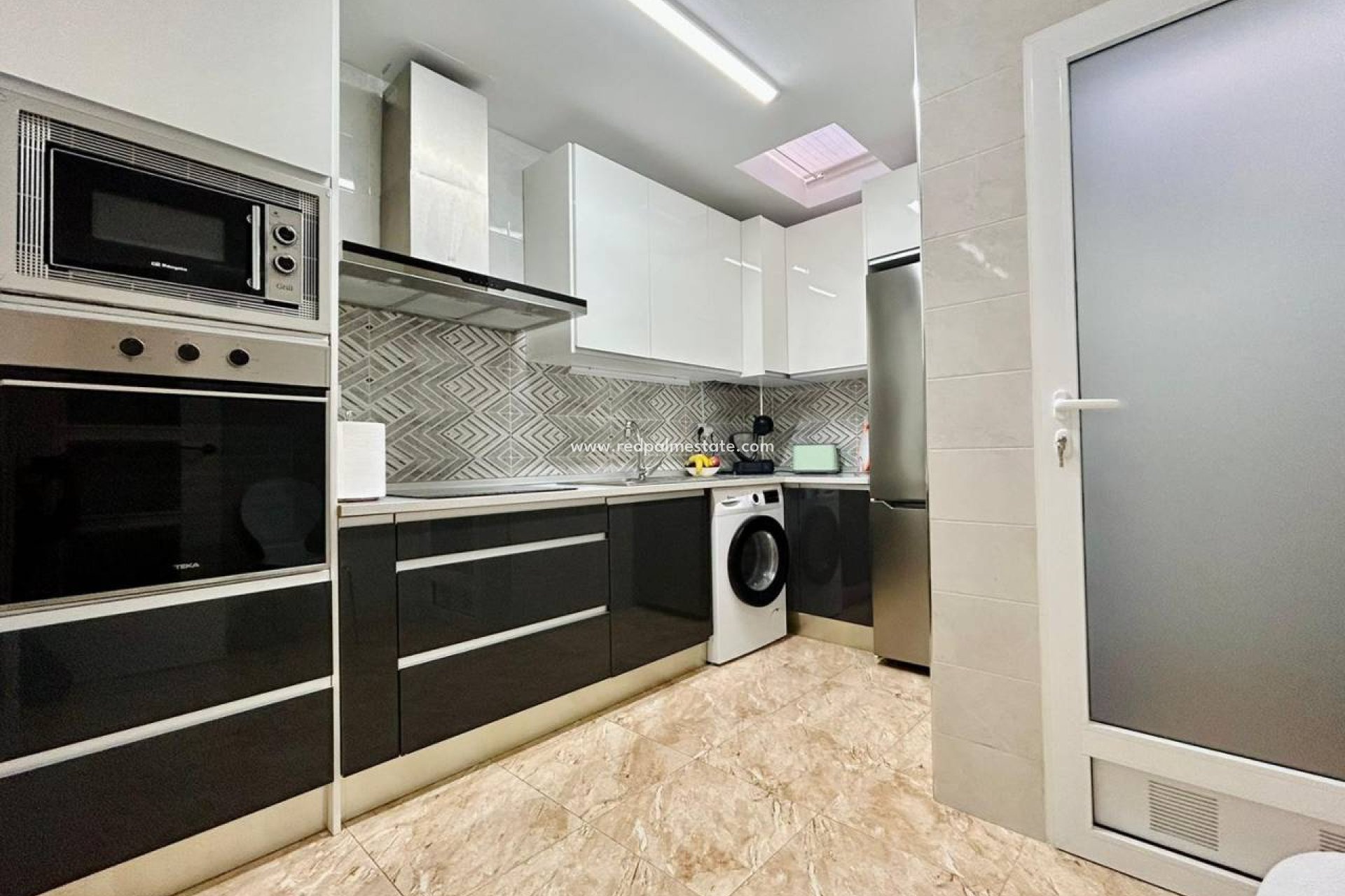 Återförsäljning - Villa -
Torrevieja