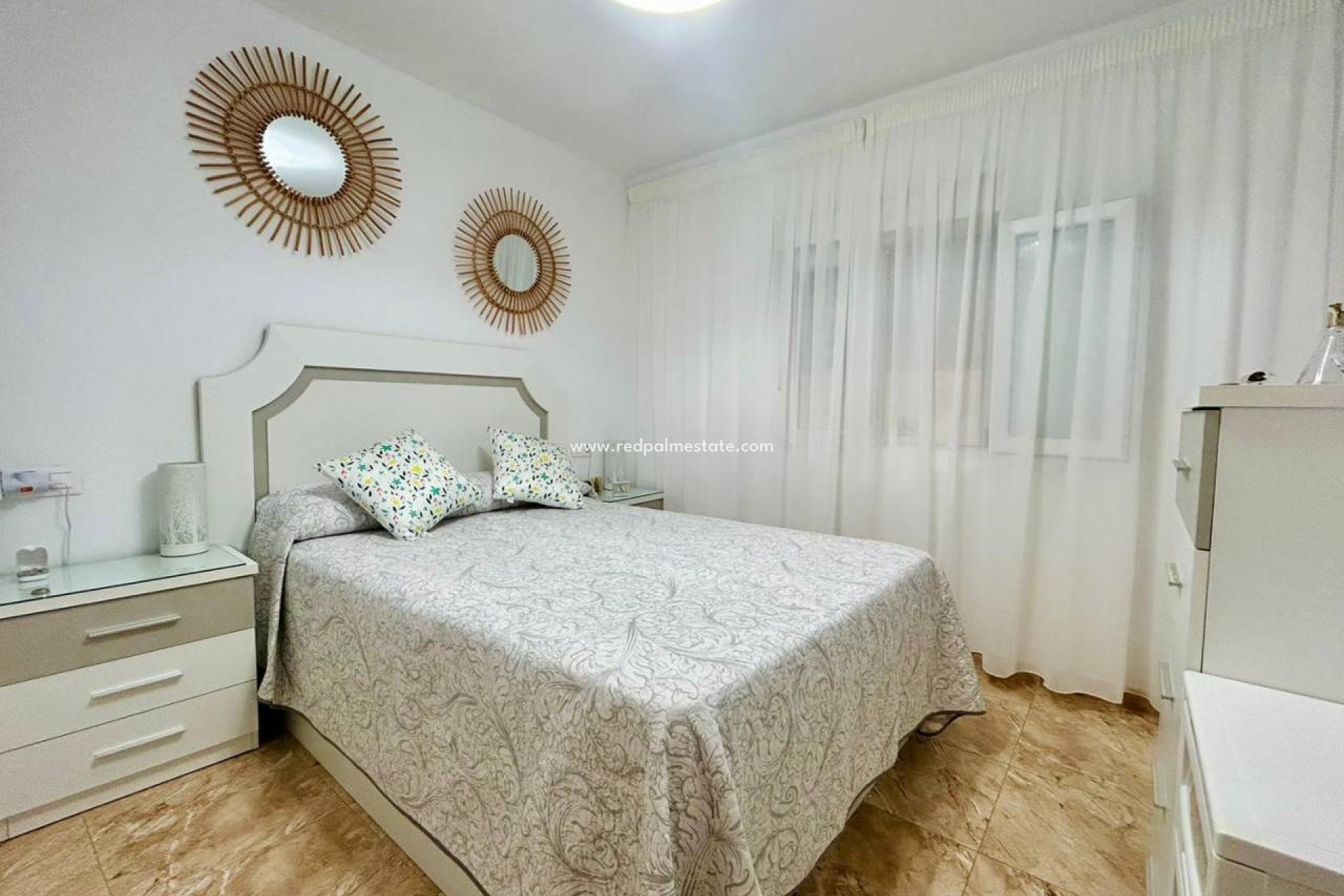 Återförsäljning - Villa -
Torrevieja